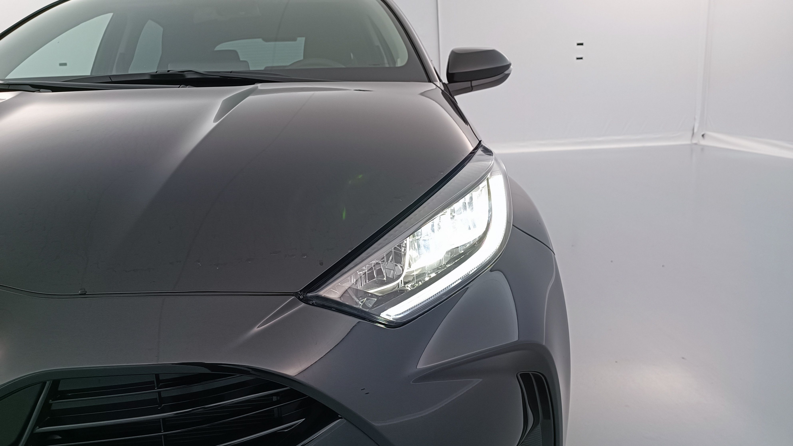 Vente en ligne Toyota Yaris YARIS  IV Hybride 116ch Design e-CVT au prix de 23 900 €