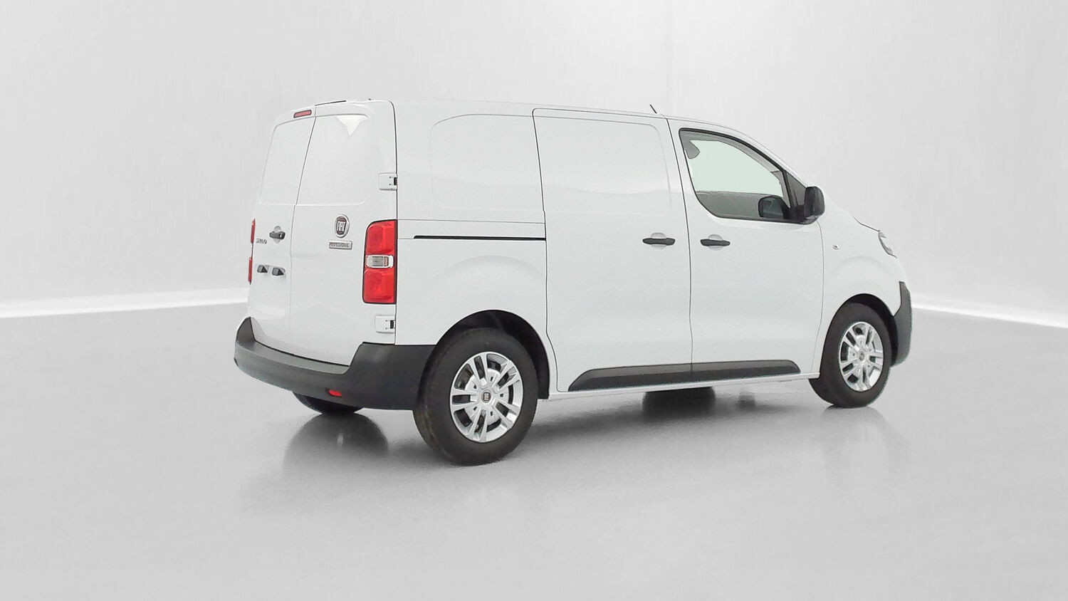 Vente en ligne Fiat Scudo SCUDO 1.5 MultiJet 120ch Compact au prix de 27 920 €