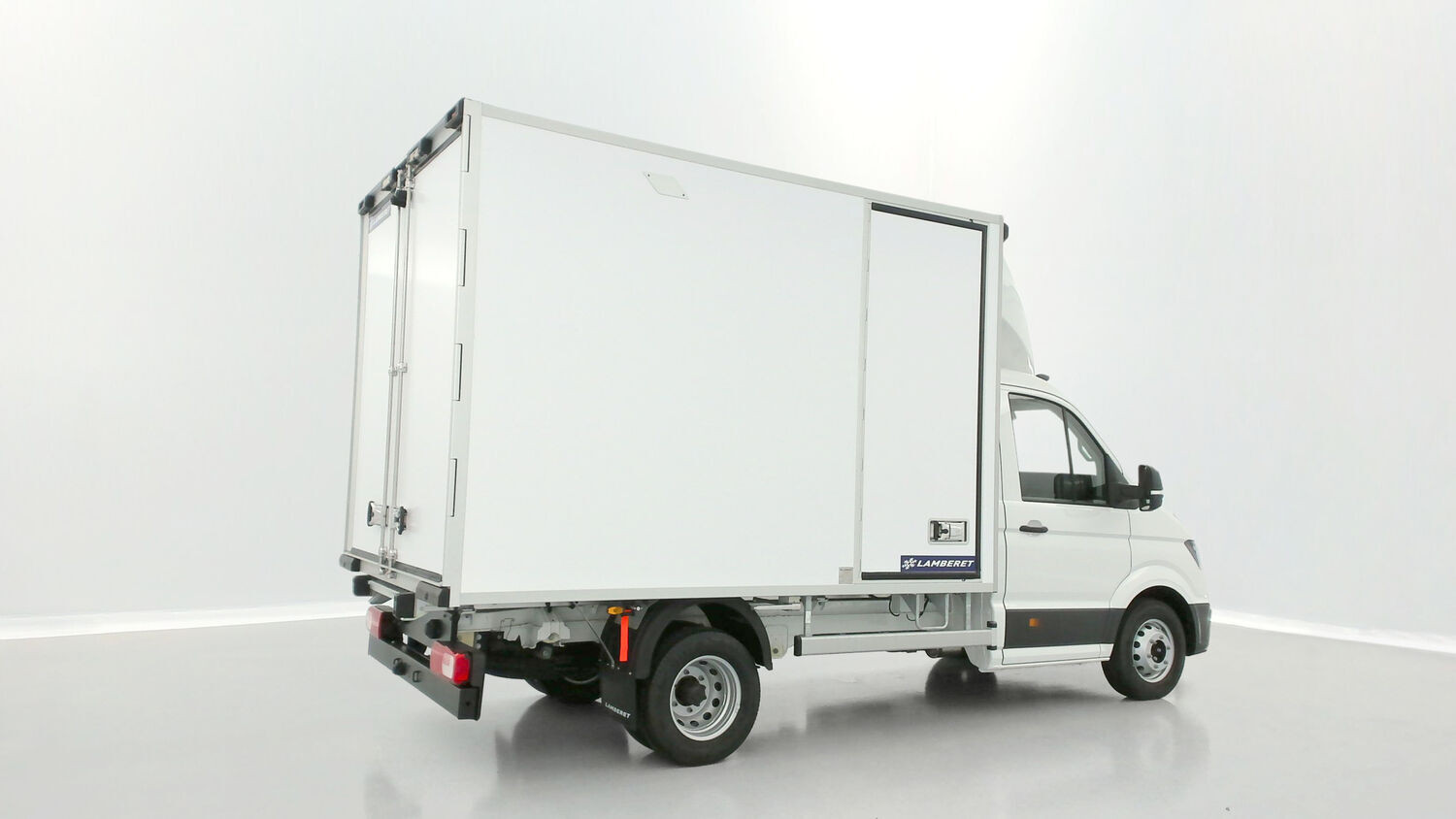 Vente en ligne Volkswagen Crafter Combi CRAFTER CC 35 L3 RJ 2.0 TDI 163ch Business BVA Frigo Lamberet au prix de 63 920 €