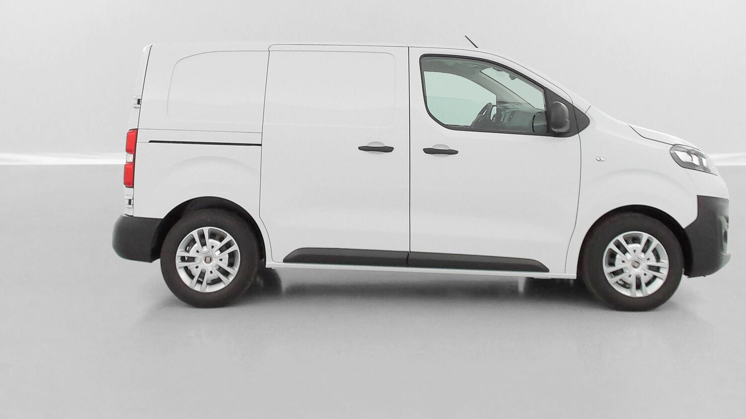 Vente en ligne Fiat Scudo SCUDO 1.5 MultiJet 120ch Compact au prix de 27 920 €