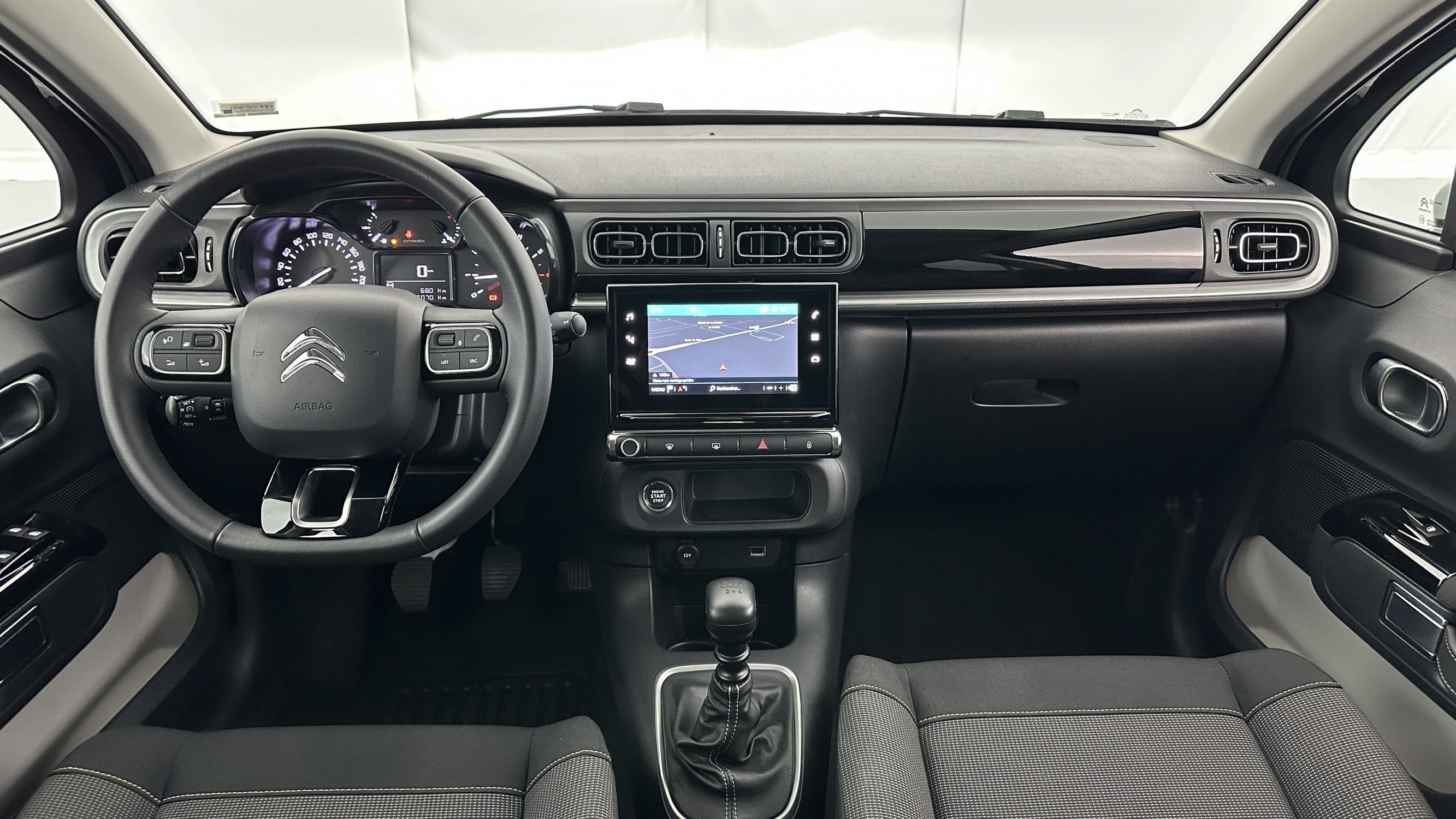 Vente en ligne Citroën C3 C3 III 1.2 PureTech 110ch Shine au prix de 16 600 €