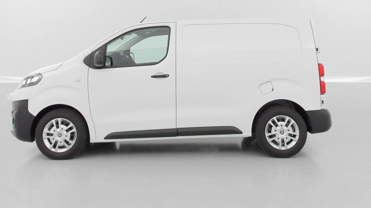Vente en ligne Fiat Scudo SCUDO 1.5 MultiJet 120ch Compact au prix de 27 920 €