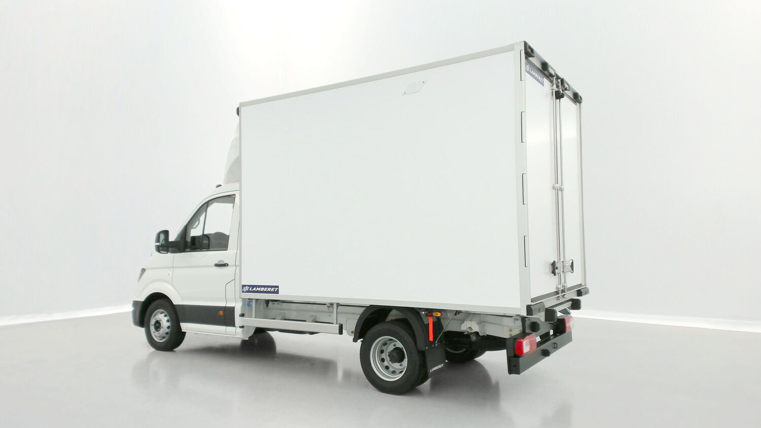 Vente en ligne Volkswagen Crafter Combi CRAFTER CC 35 L3 RJ 2.0 TDI 163ch Business BVA Frigo Lamberet au prix de 63 920 €