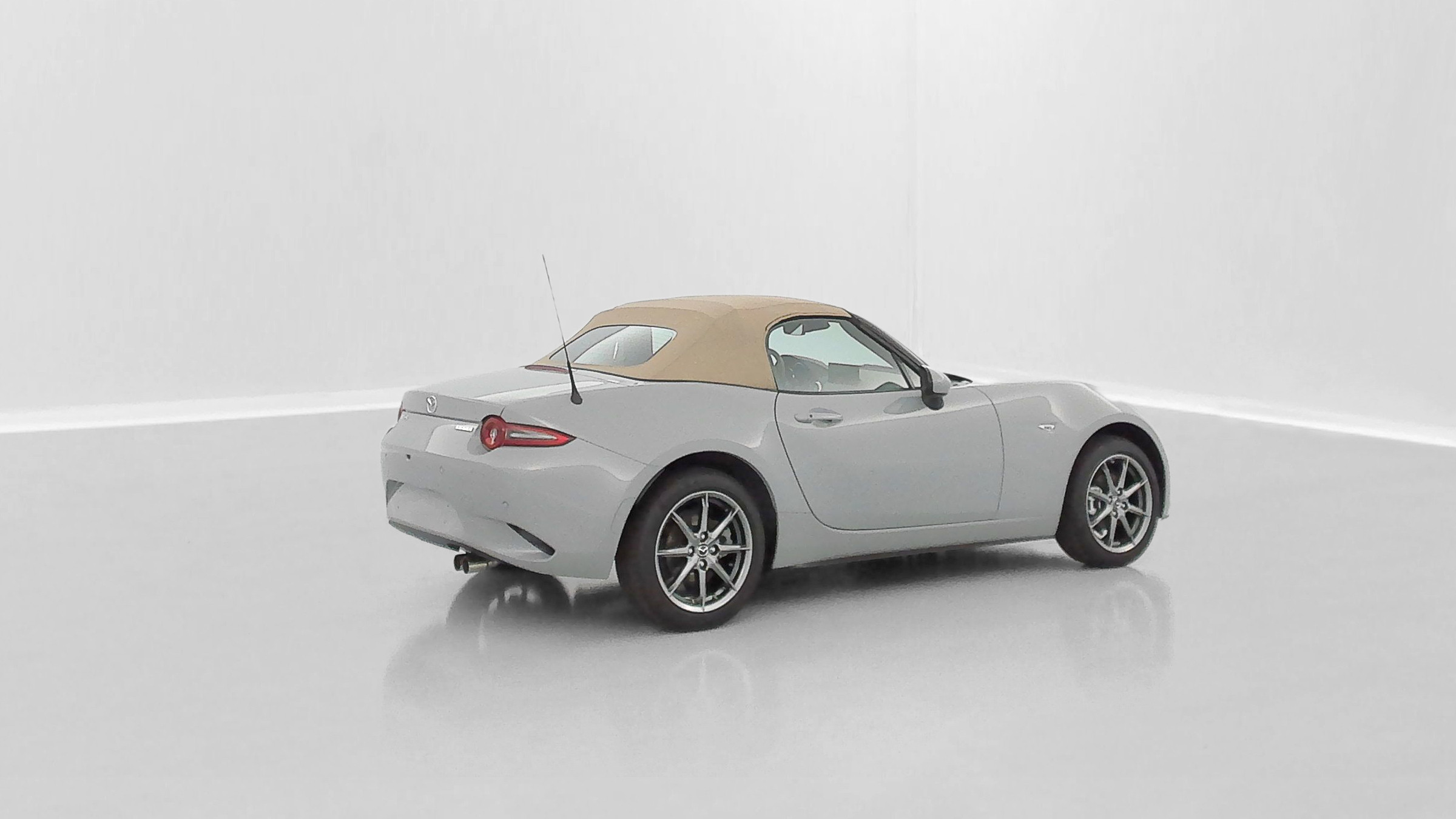 Vente en ligne Mazda MX-5 MX-5 ROADSTER 1.5 SKYACTIV-G 132ch Kazari au prix de 35 710 €