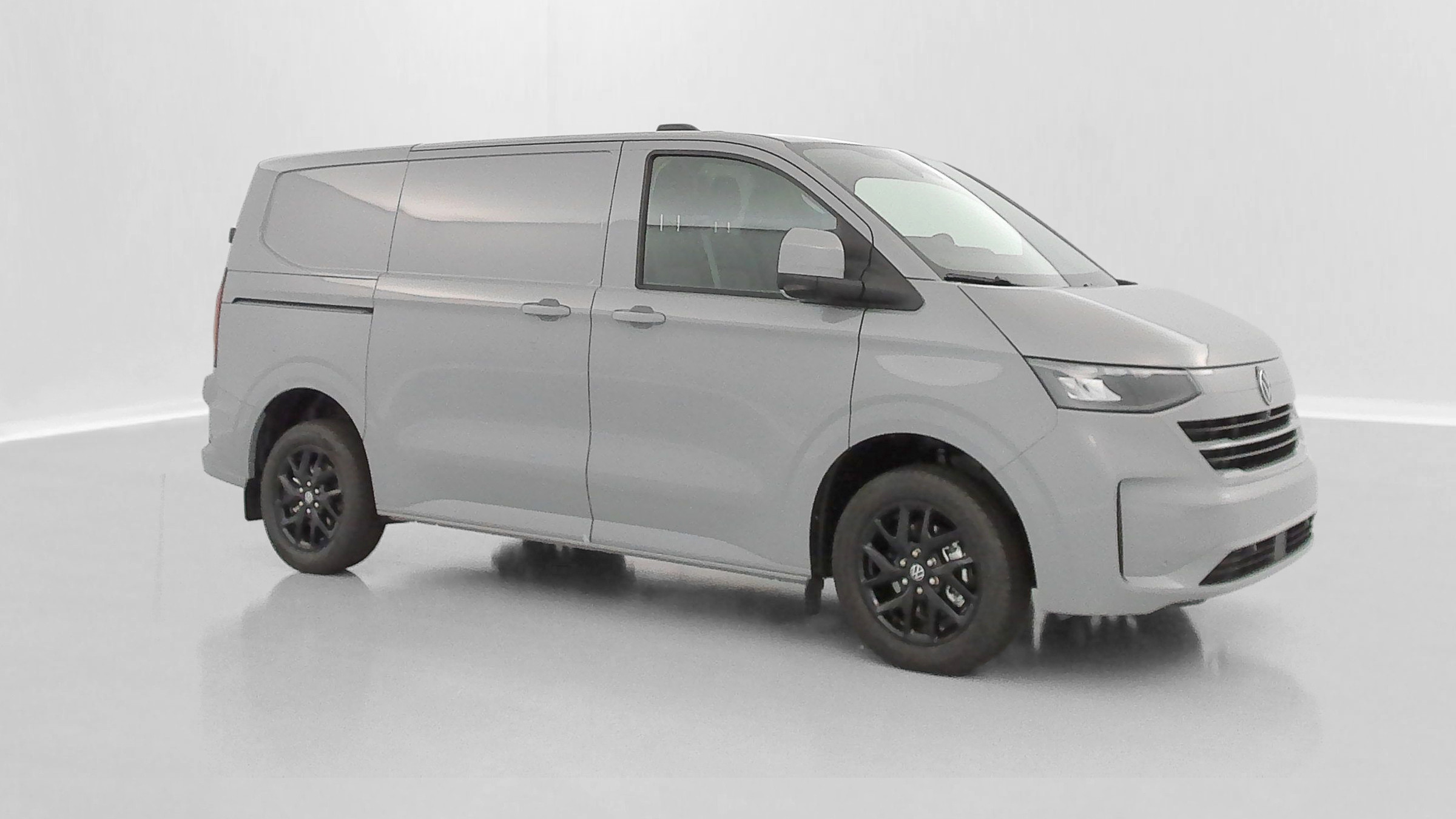 Vente en ligne Volkswagen Transporter TRANSPORTER T7 L1H1 2.0 TDI 150ch Business BVA8 au prix de 43 400 €