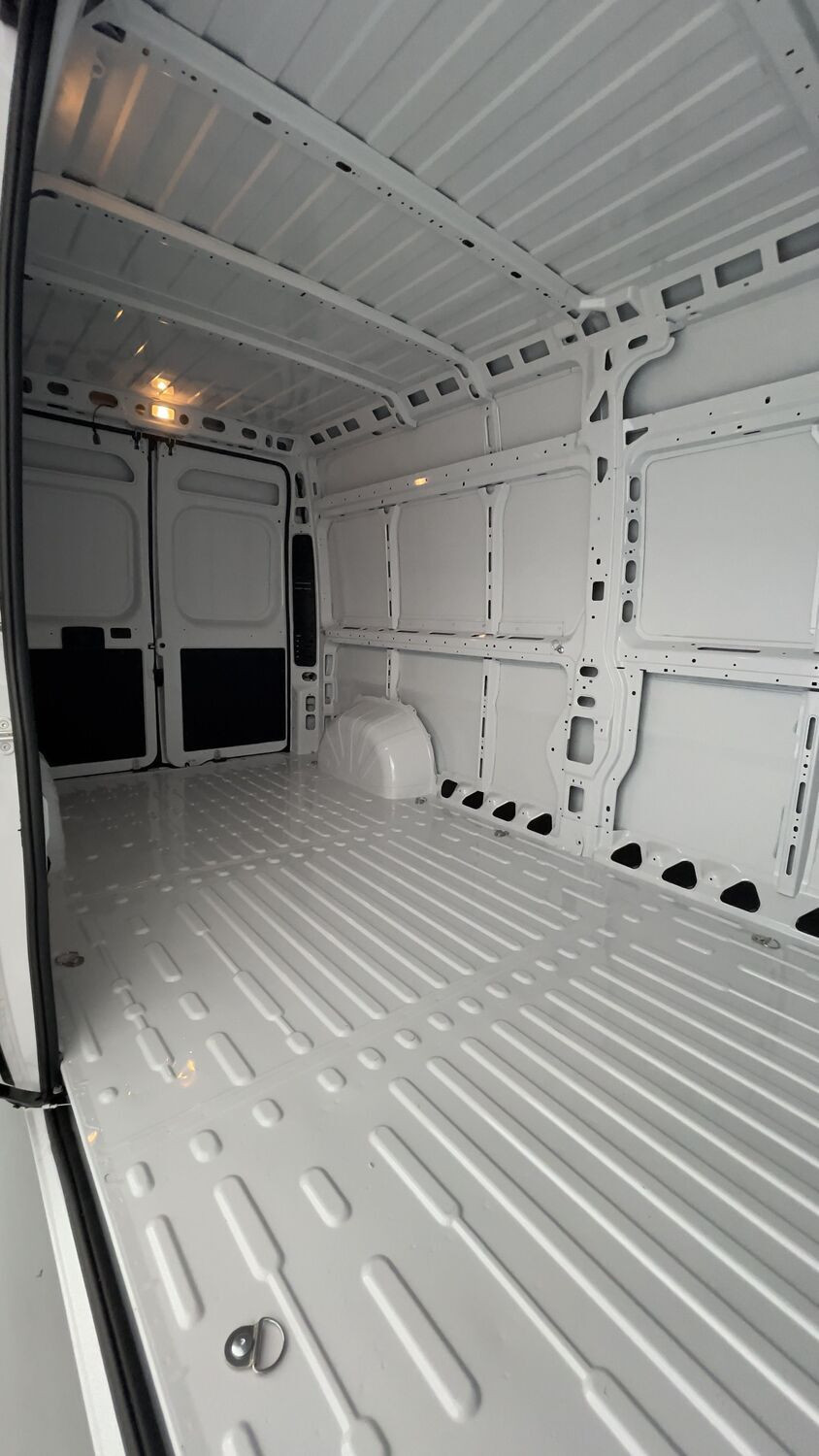 Vente en ligne Fiat Ducato Fourgon DUCATO 3.3 LH2 2.2 H3-Power 140ch Pack Pro Lounge Connect au prix de 31 880 €
