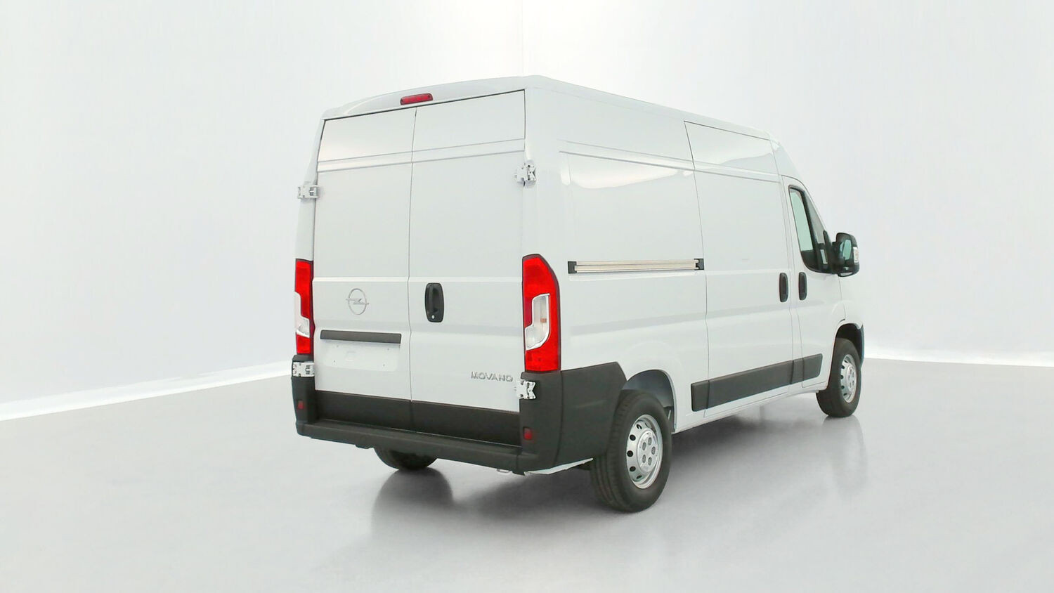 Vente en ligne Opel Movano MOVANO L2H2 35 2.2 BlueHDi 140ch Essentia au prix de 30 680 €