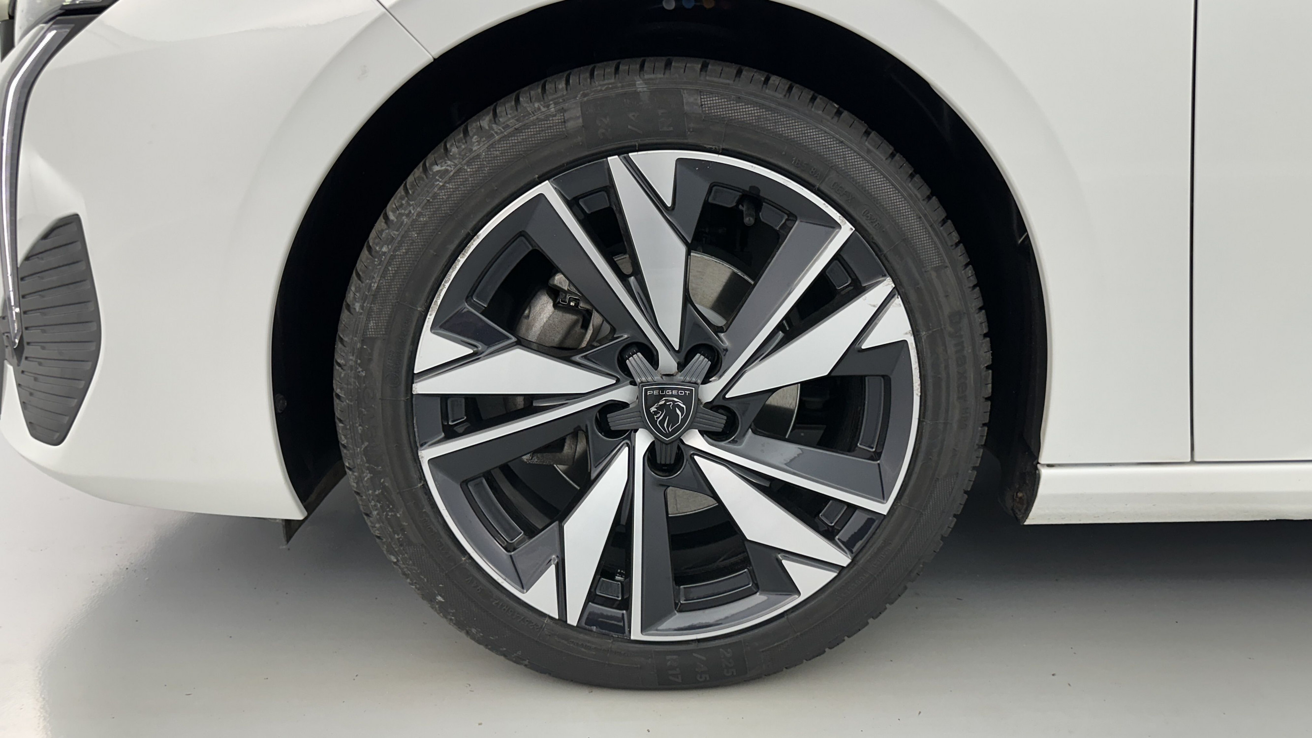 Vente en ligne Peugeot 308 308 III 1.2 Puretech 130ch Allure Pack EAT8 au prix de 21 080 €