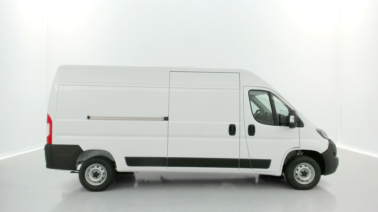 Vente en ligne Fiat Ducato Fourgon DUCATO 3.3 LH2 2.2 H3-Power 140ch Pack Pro Lounge Connect au prix de 31 880 €