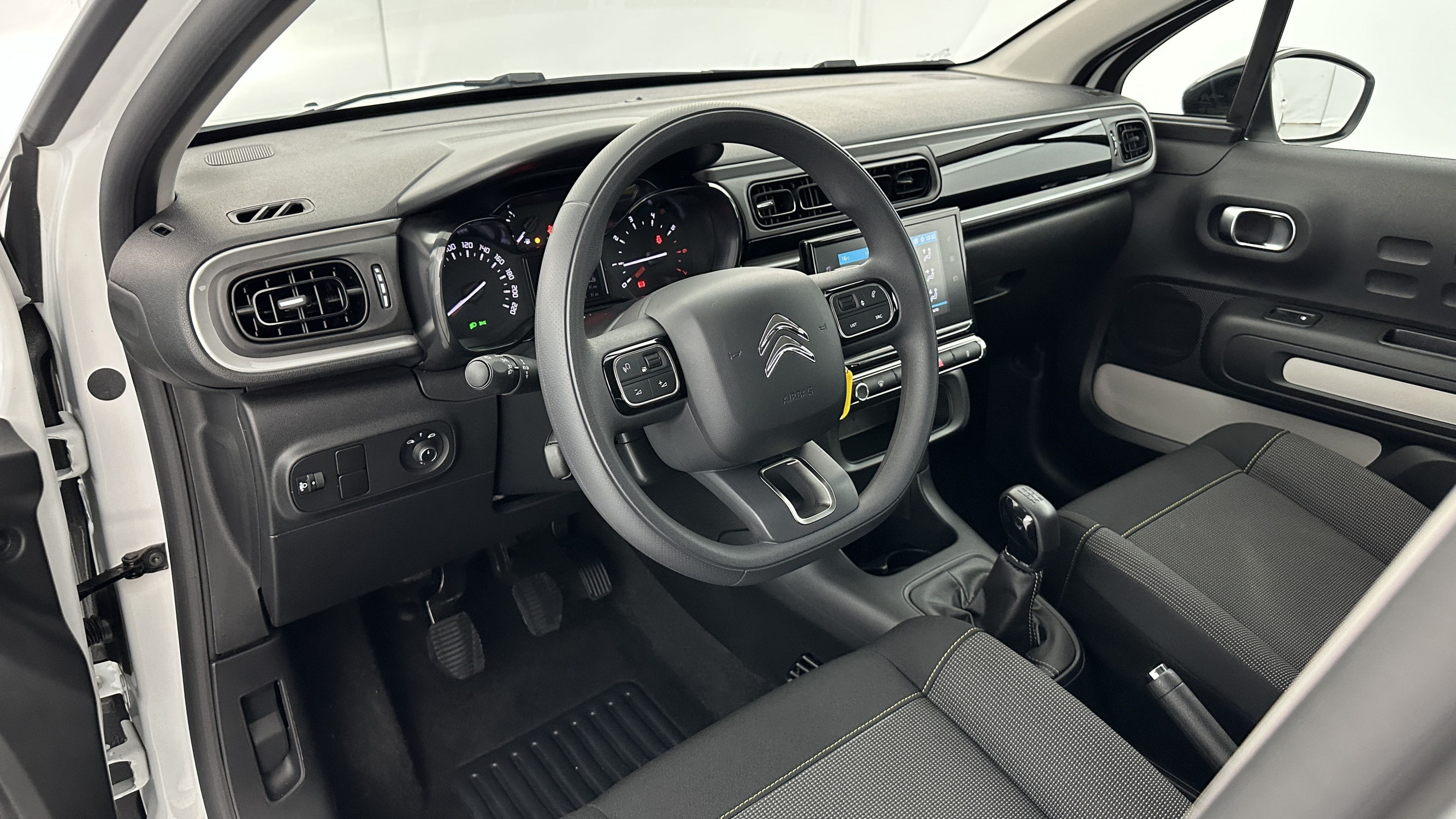 Vente en ligne Citroën C3 C3 1.2 PureTech 83ch Feel Pack au prix de 16 600 €