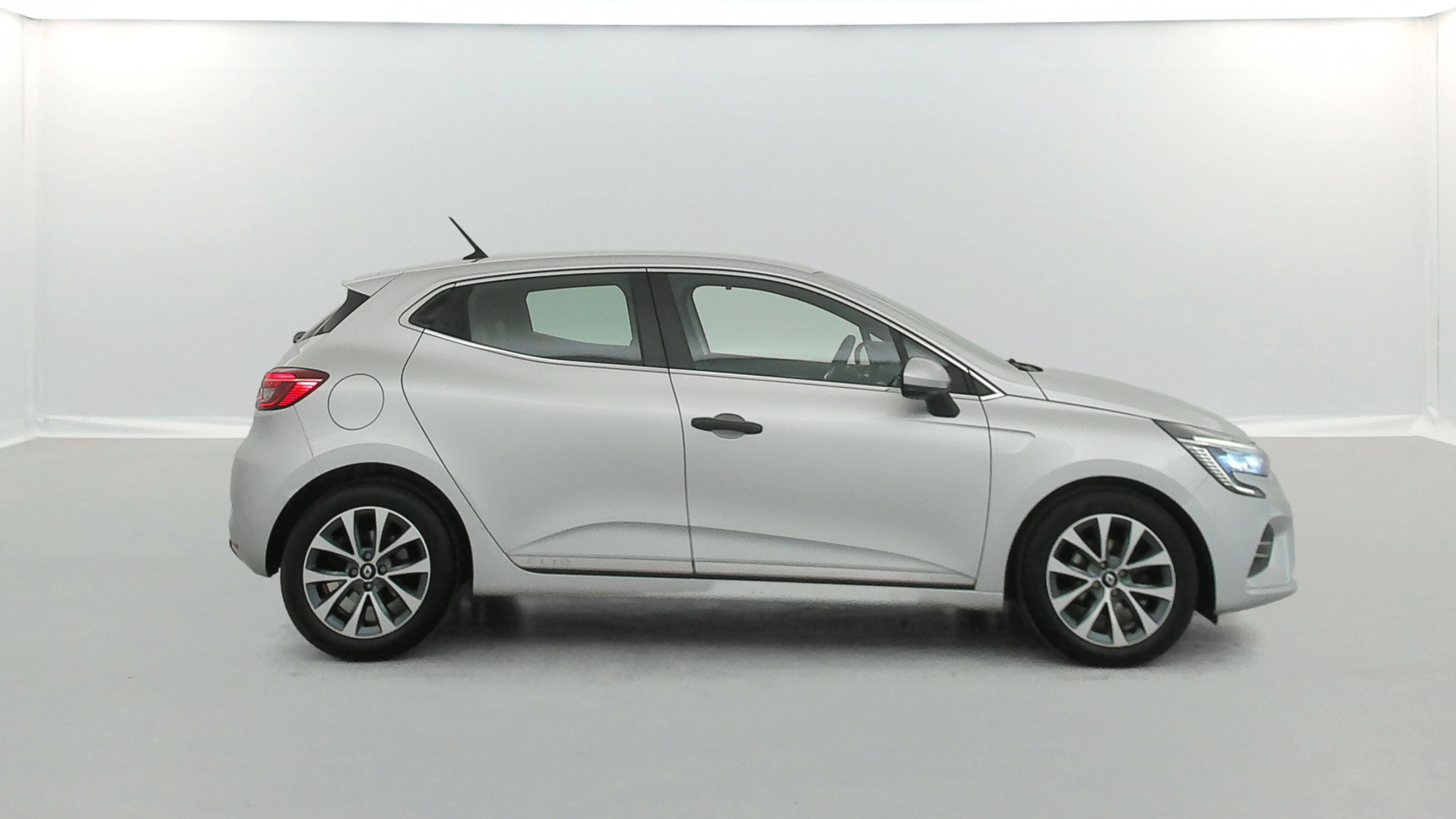 Vente en ligne Renault Clio 1.0 TCe 90ch Intens au prix de 12 990 €