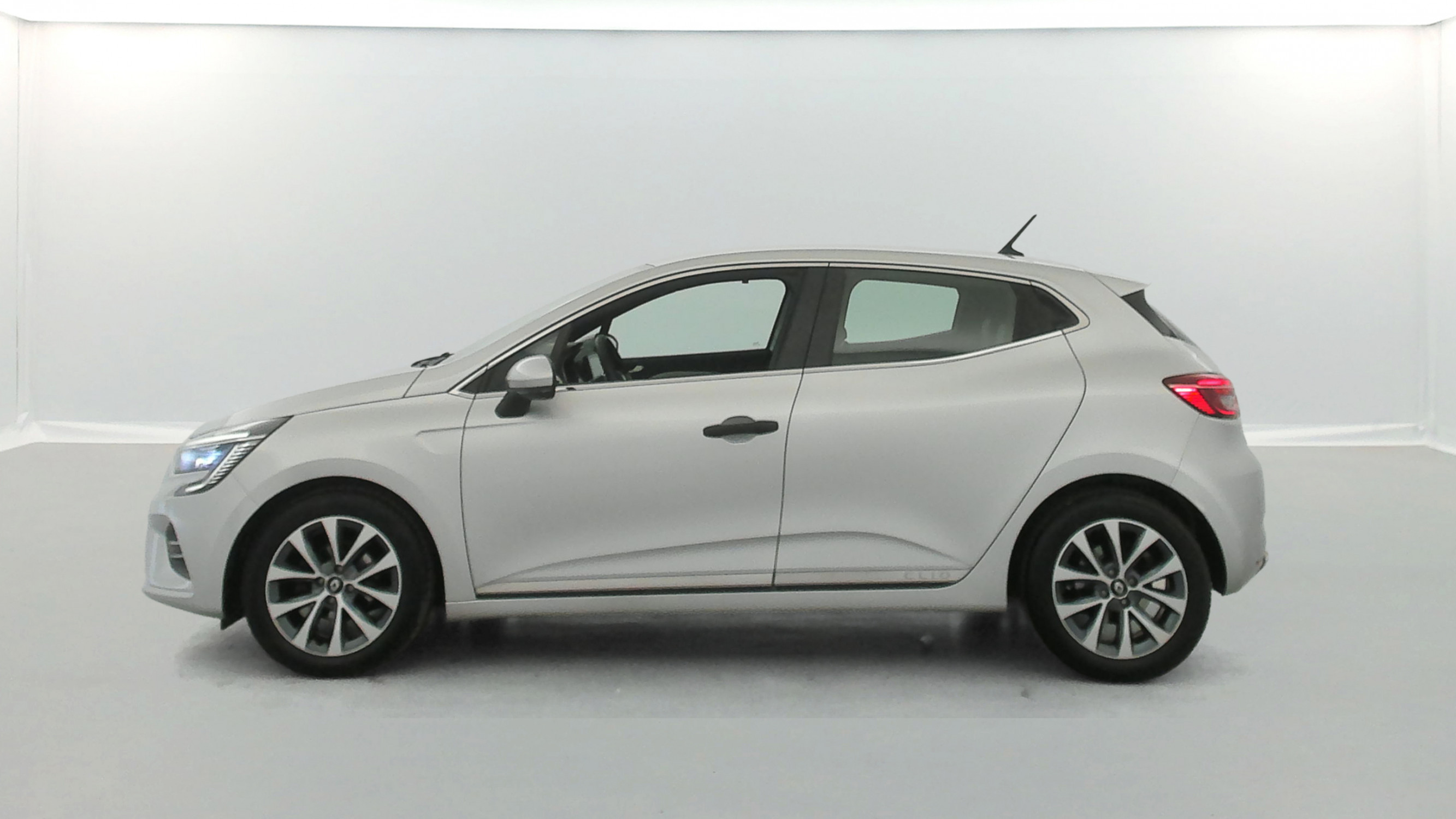 Vente en ligne Renault Clio 1.0 TCe 90ch Intens au prix de 12 990 €