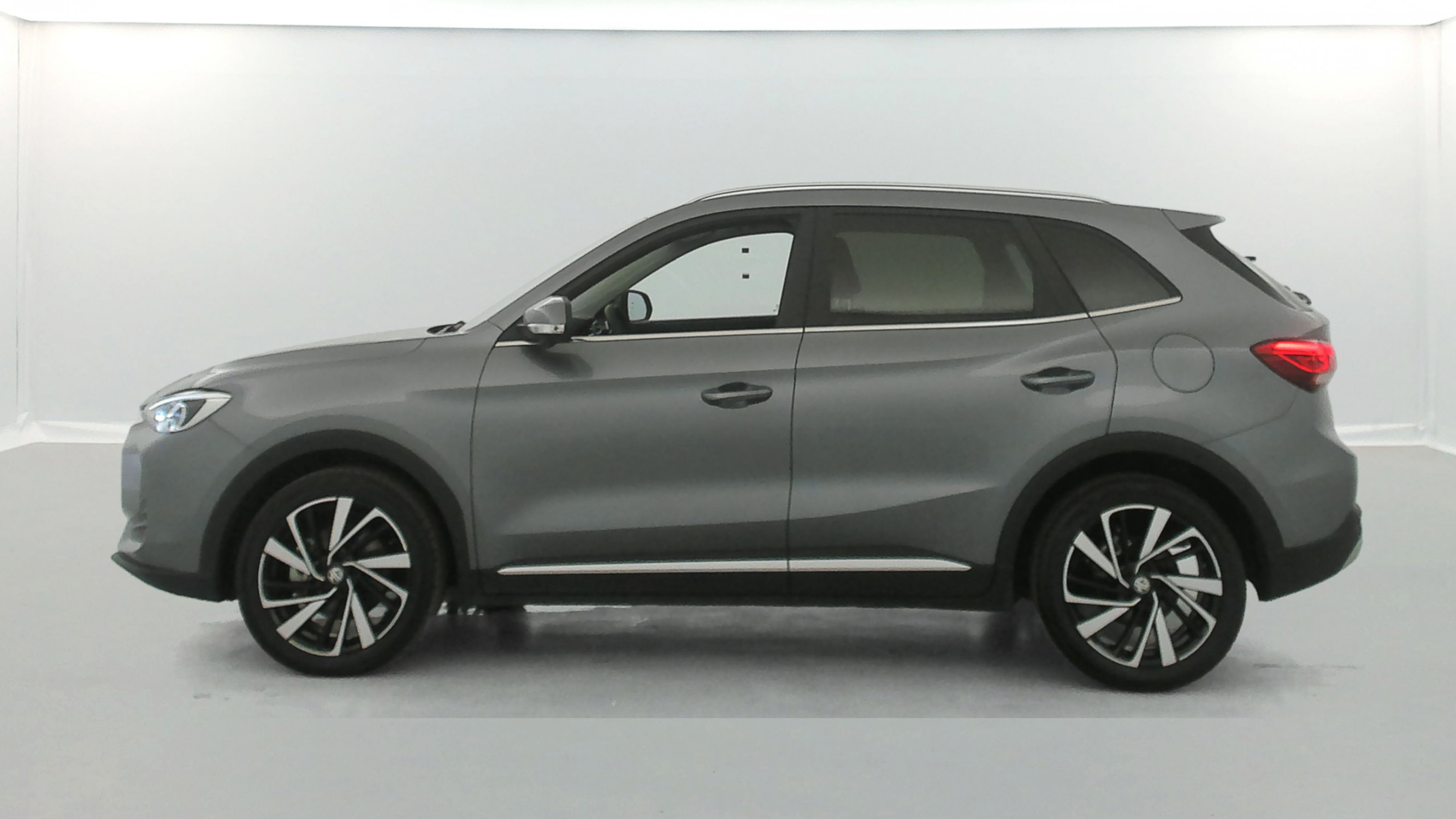 Vente en ligne Mg ZS 1.5 Hybrid+ 197ch Luxury au prix de 20 790 €