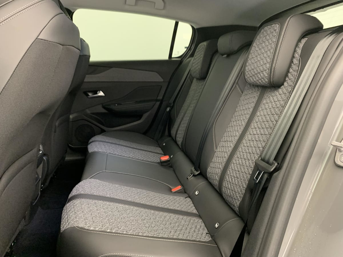 Vente en ligne Peugeot 308 BLUEHDI 130CH S S EAT8 ALLURE au prix de 27 280 €