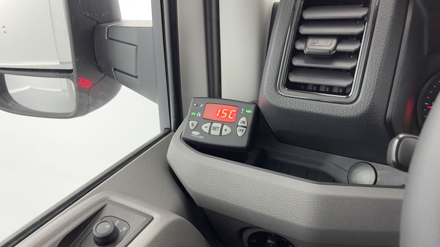 Vente en ligne Volkswagen Crafter Combi CRAFTER CC 35 L3 RJ 2.0 TDI 163ch Business BVA Frigo Lamberet au prix de 63 920 €