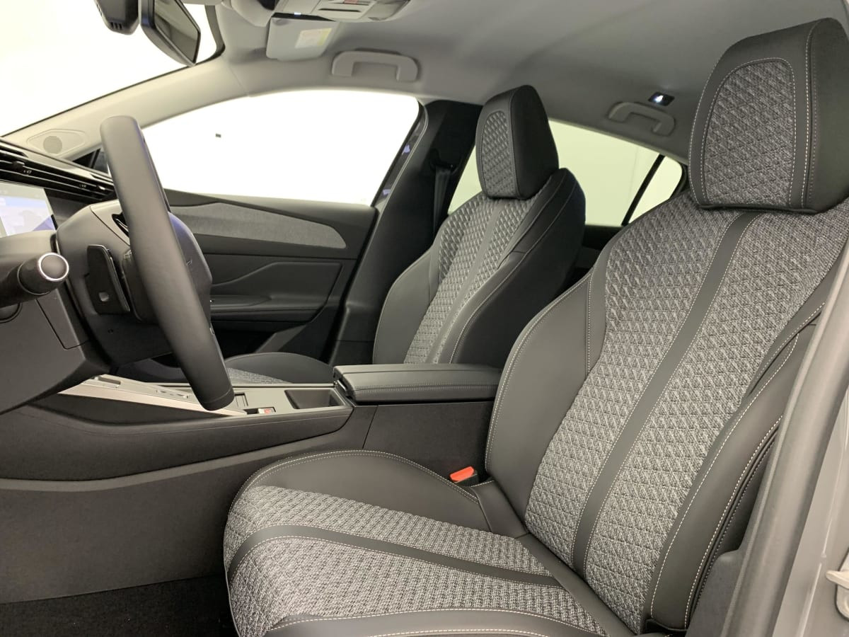 Vente en ligne Peugeot 308 BLUEHDI 130CH S S EAT8 ALLURE au prix de 27 280 €