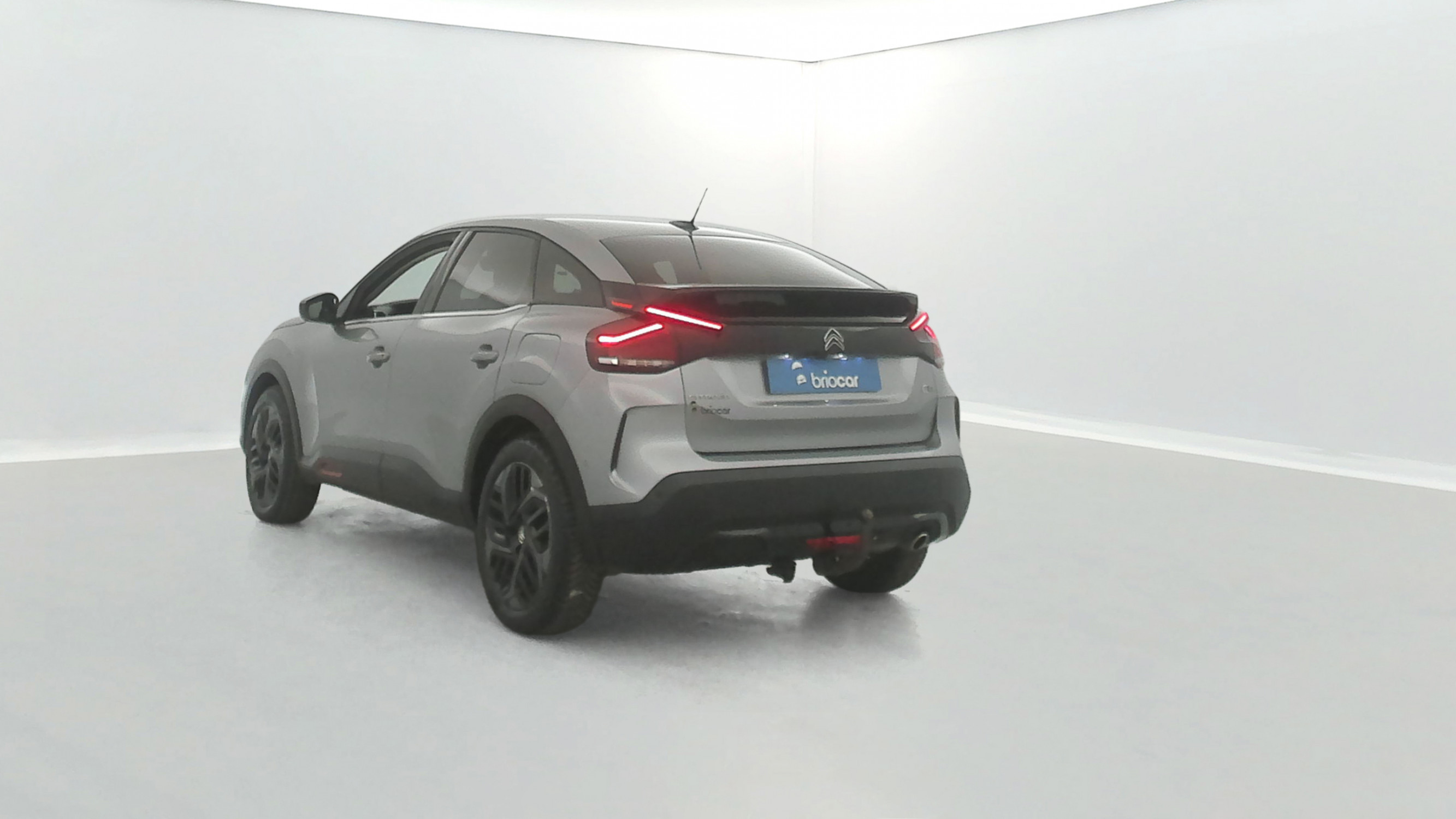 Vente en ligne Citroën C4 BlueHDi 130ch Shine EAT8 + Pack Drive Assist + Attelage au prix de 15 990 €