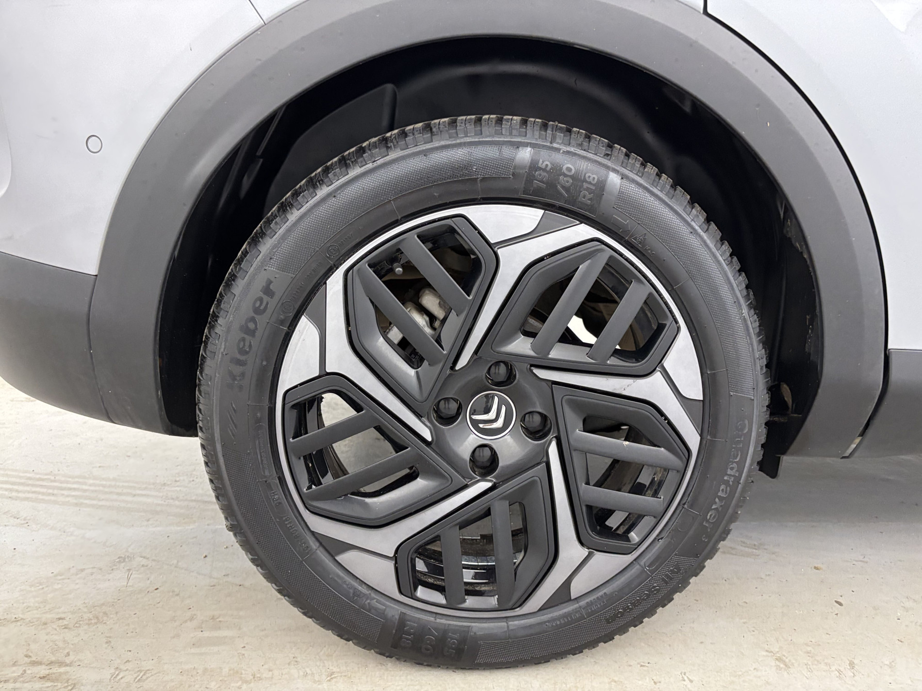 Vente en ligne Citroën C4 BlueHDi 130ch Shine EAT8 + Pack Drive Assist + Attelage au prix de 15 990 €
