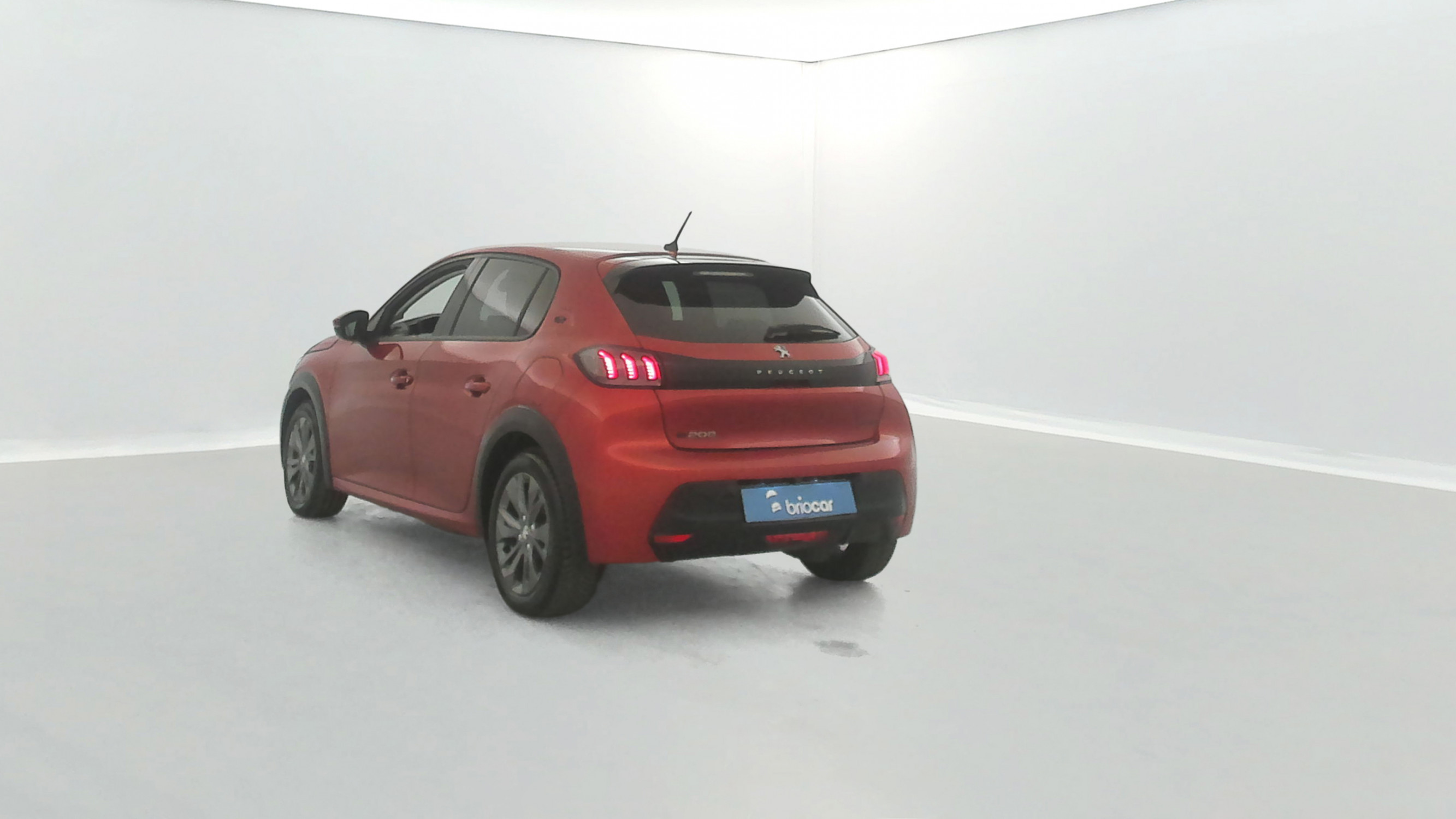 Vente en ligne Peugeot 208 e-208 136ch Allure Business au prix de 12 990 €