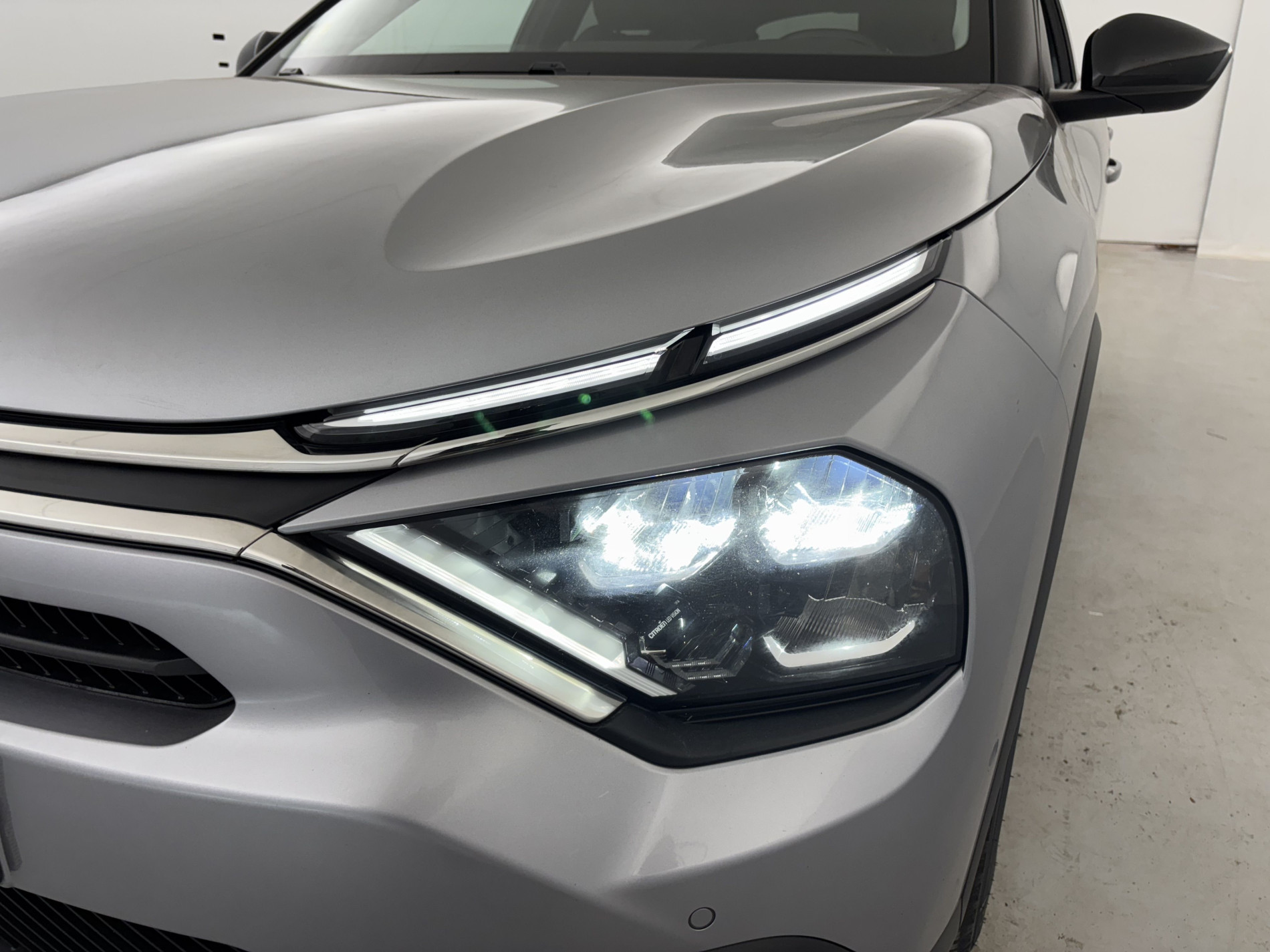 Vente en ligne Citroën C4 BlueHDi 130ch Shine EAT8 + Pack Drive Assist + Attelage au prix de 15 990 €
