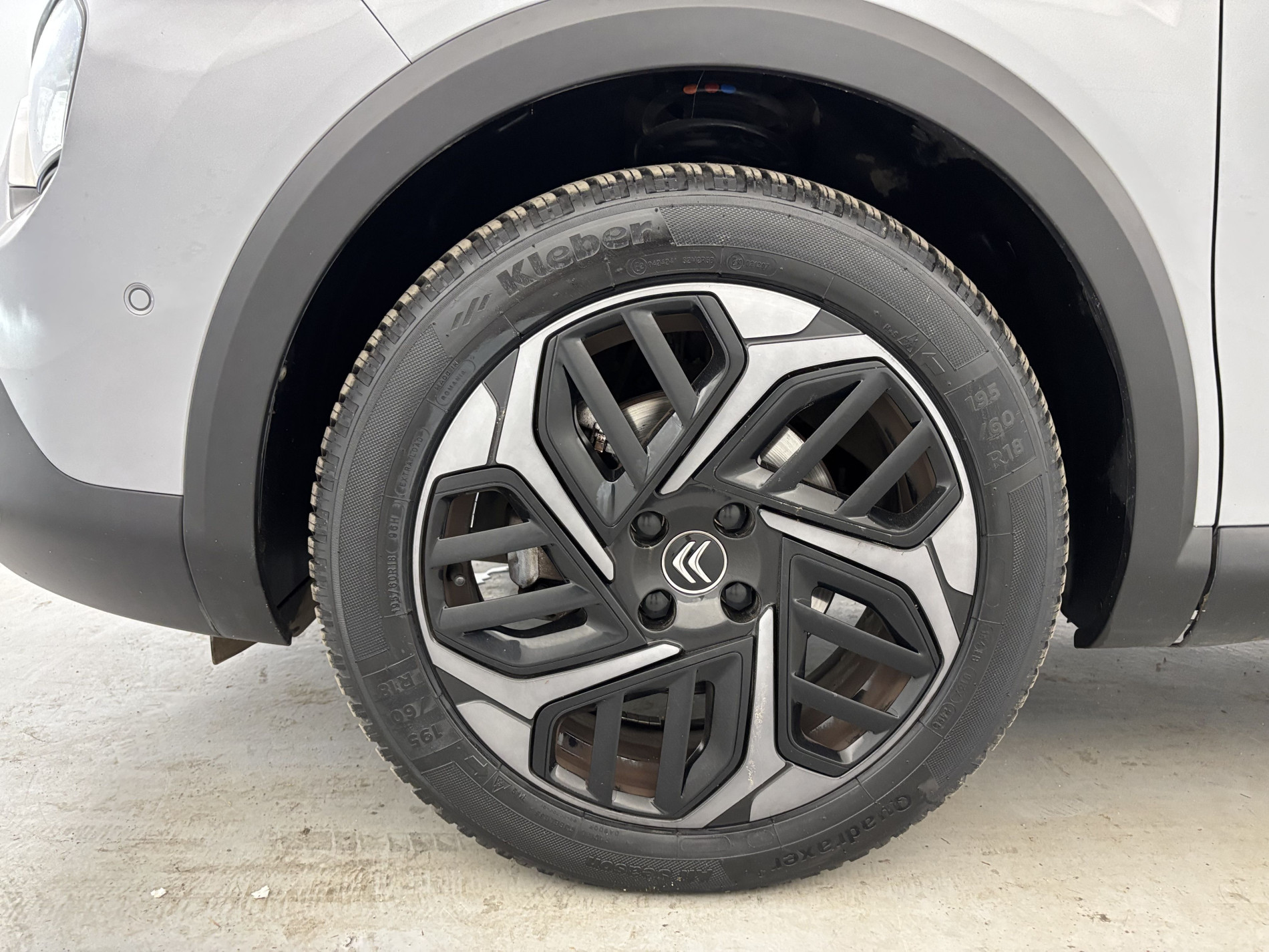 Vente en ligne Citroën C4 BlueHDi 130ch Shine EAT8 + Pack Drive Assist + Attelage au prix de 15 990 €