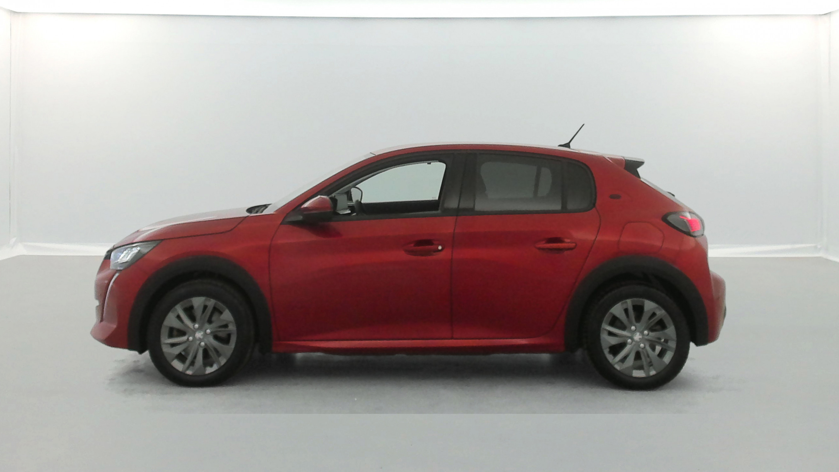 Vente en ligne Peugeot 208 e-208 136ch Allure Business au prix de 12 990 €