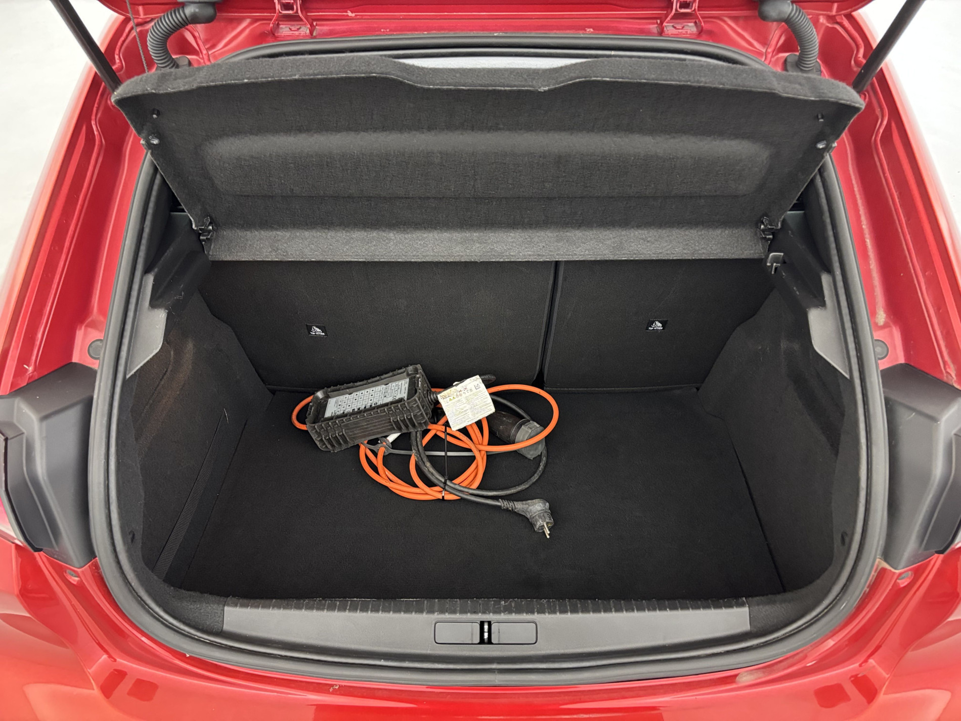 Vente en ligne Peugeot 208 e-208 136ch Allure Business au prix de 12 990 €