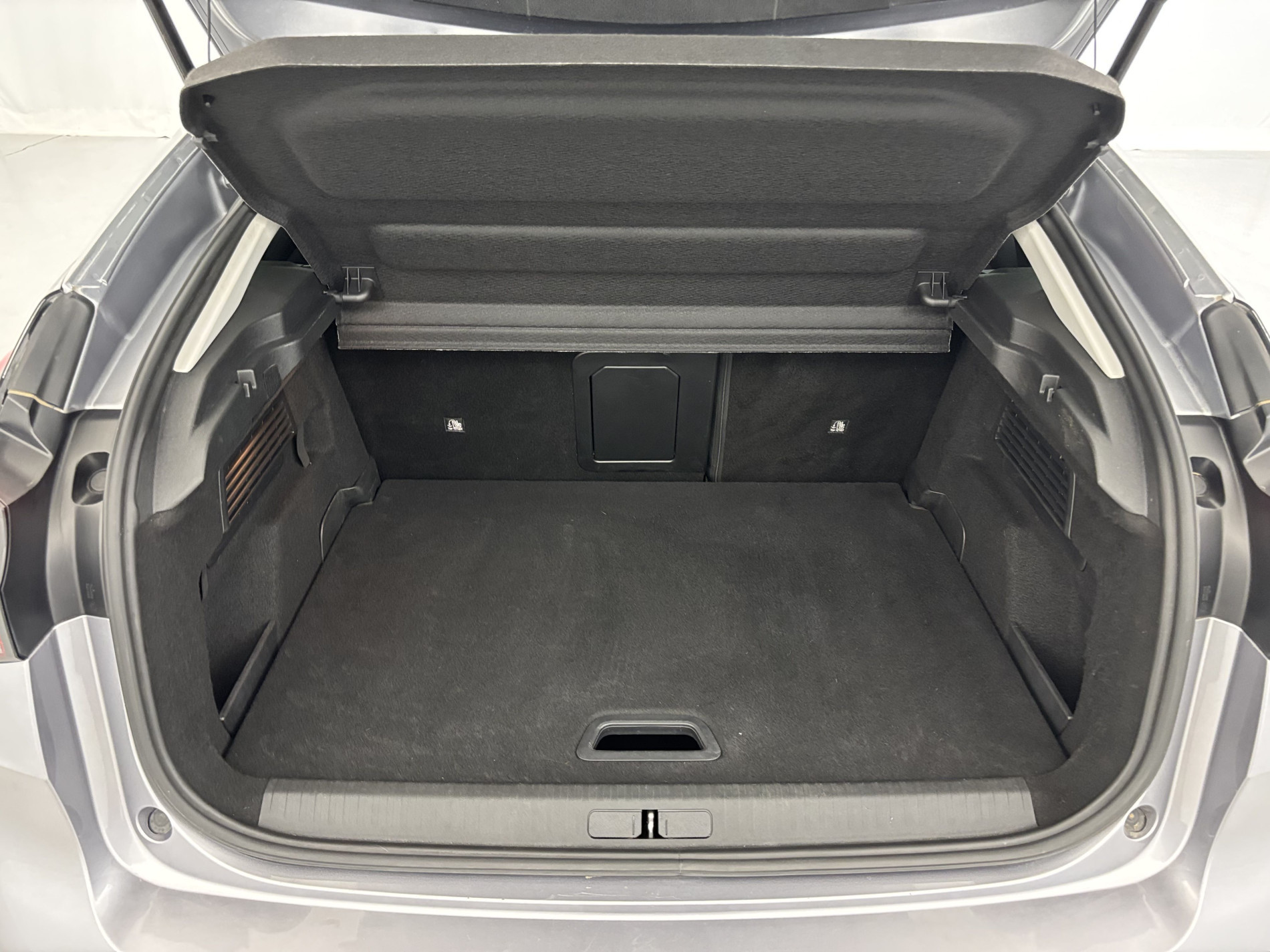 Vente en ligne Citroën C4 BlueHDi 130ch Shine EAT8 + Pack Drive Assist + Attelage au prix de 15 990 €