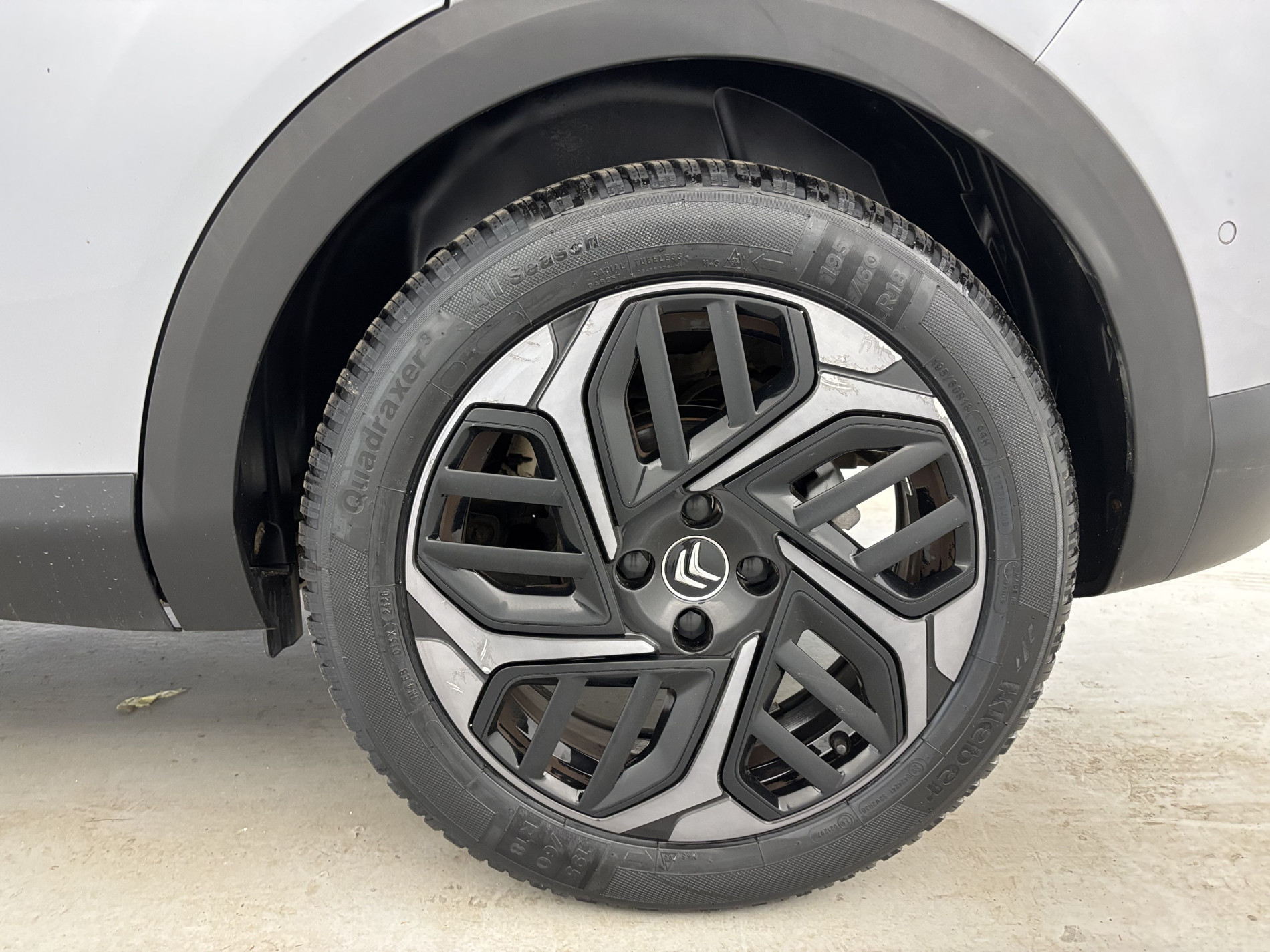 Vente en ligne Citroën C4 BlueHDi 130ch Shine EAT8 + Pack Drive Assist + Attelage au prix de 15 990 €