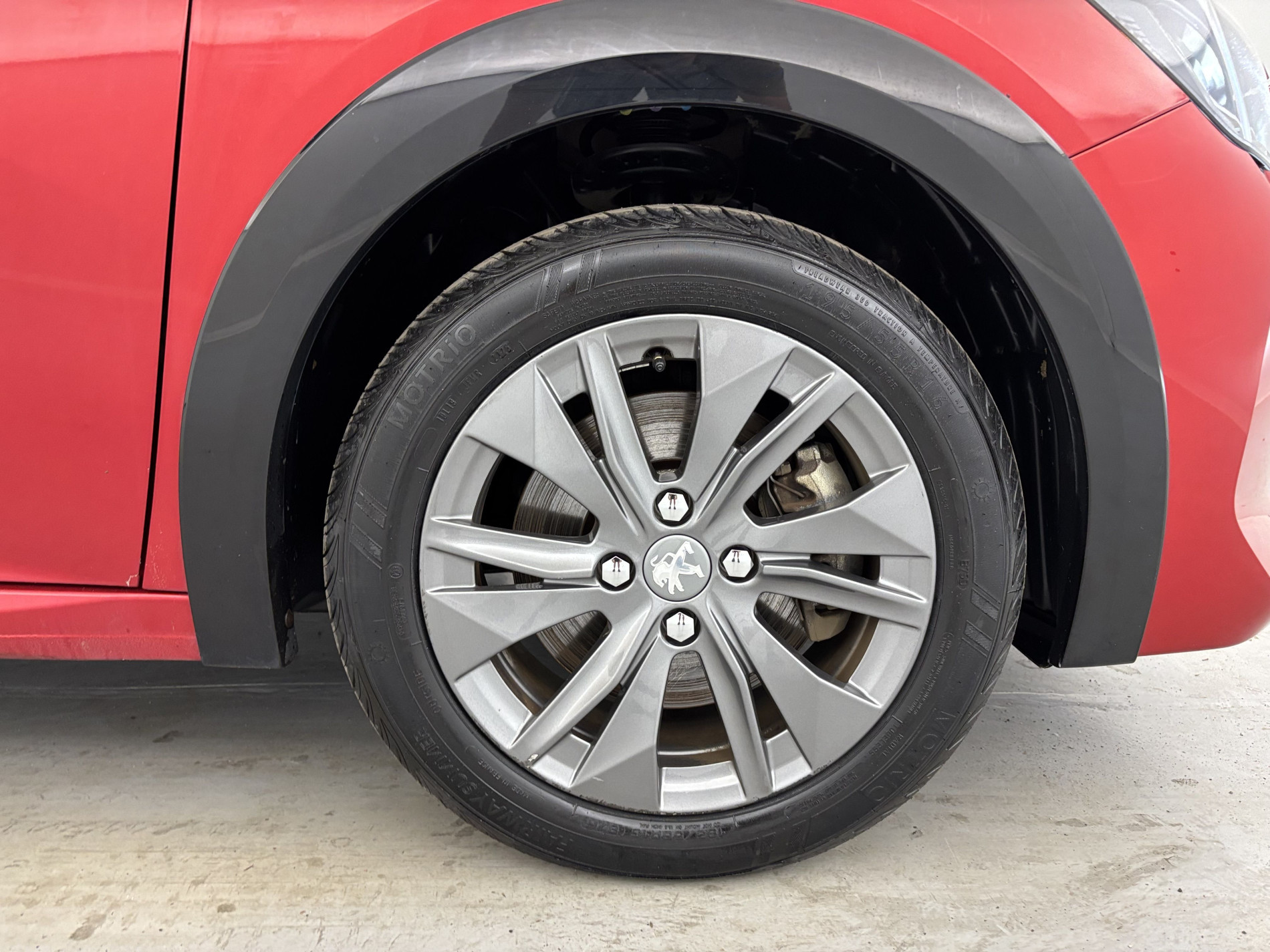 Vente en ligne Peugeot 208 e-208 136ch Allure Business au prix de 12 990 €