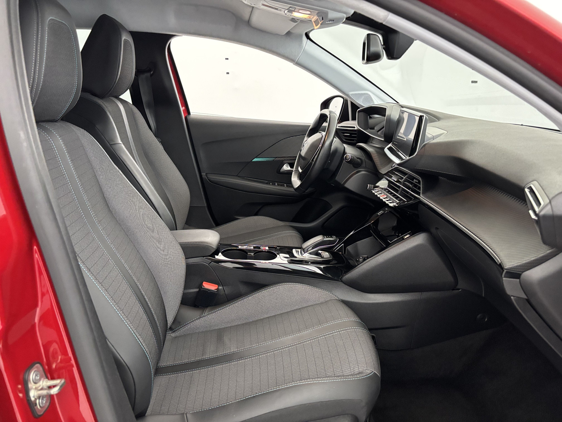 Vente en ligne Peugeot 208 e-208 136ch Allure Business au prix de 12 990 €