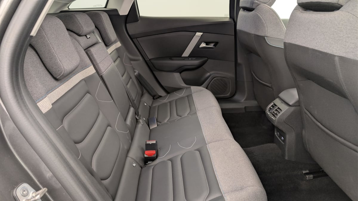 Vente en ligne Citroën C4 PureTech 130 S S BVM6 Shine au prix de 17 180 €