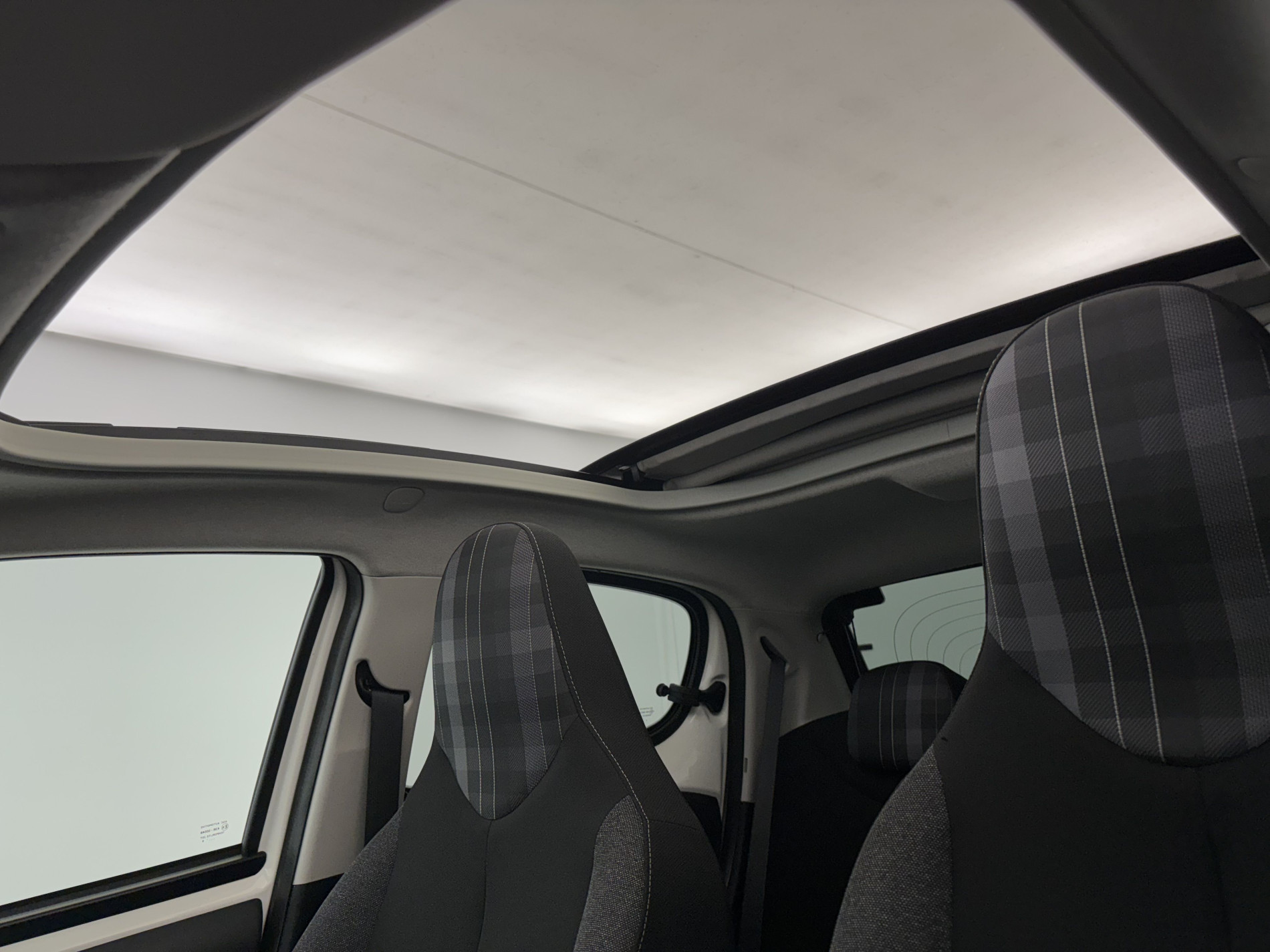 Vente en ligne Peugeot 108 VTi 72 Top! Style 5p au prix de 8 780 €