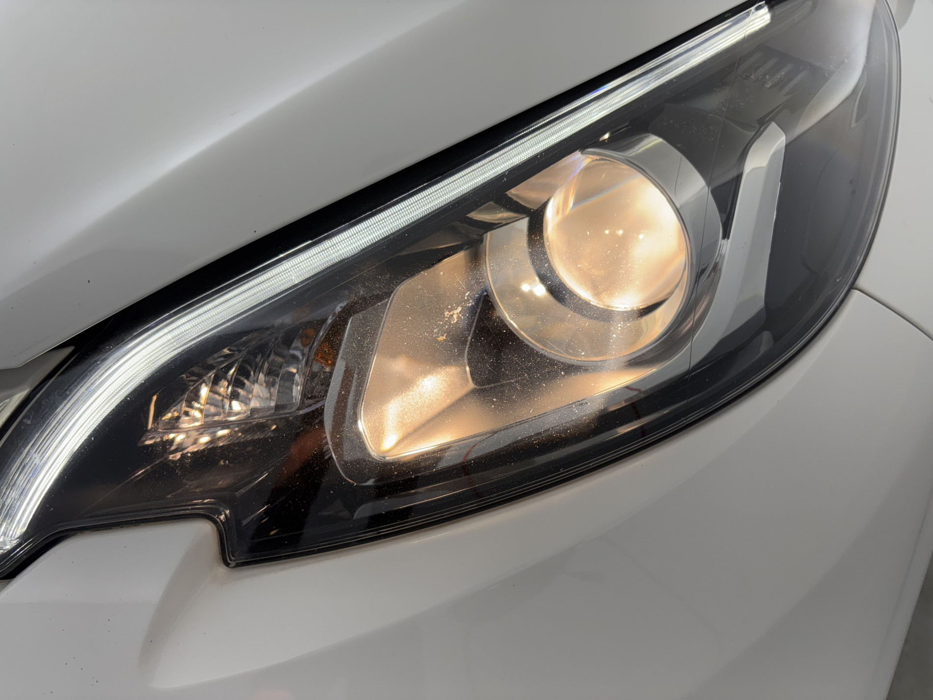 Vente en ligne Peugeot 108 VTi 72 Top! Style 5p au prix de 8 780 €