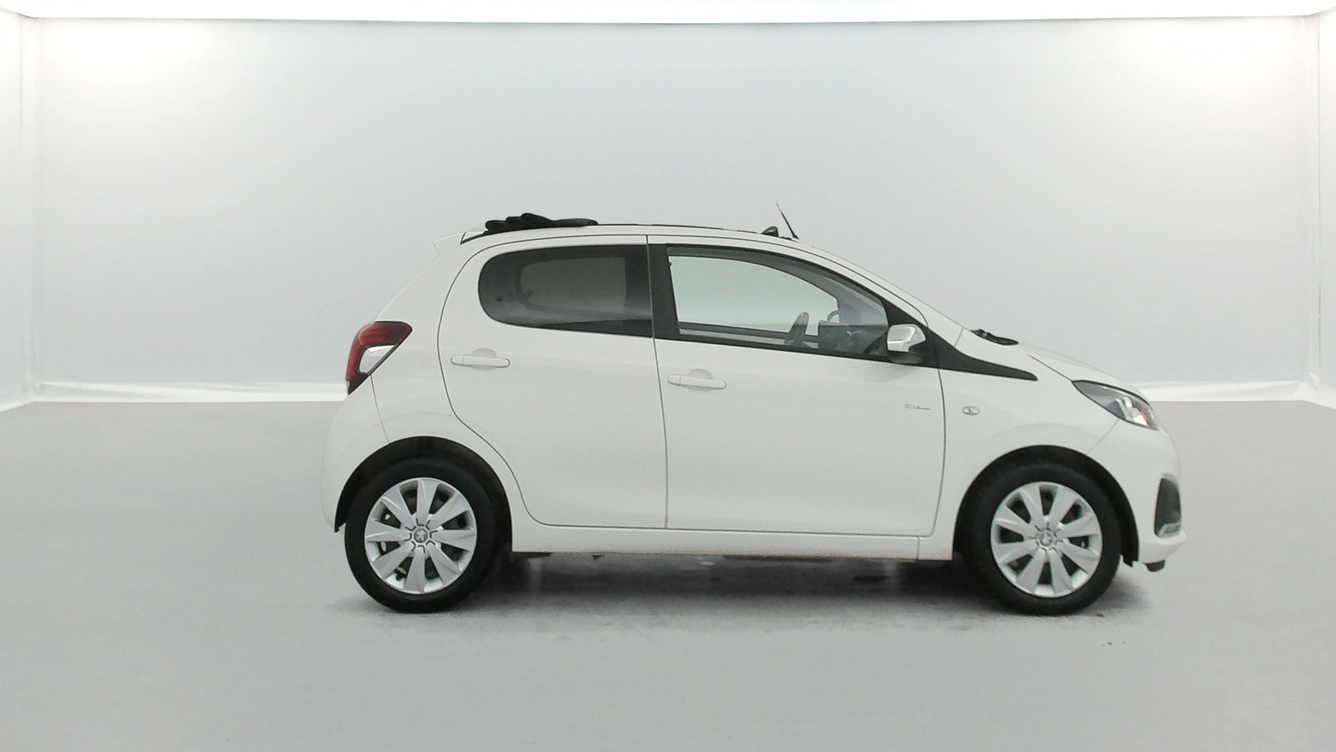 Vente en ligne Peugeot 108 VTi 72 Top! Style 5p au prix de 8 780 €