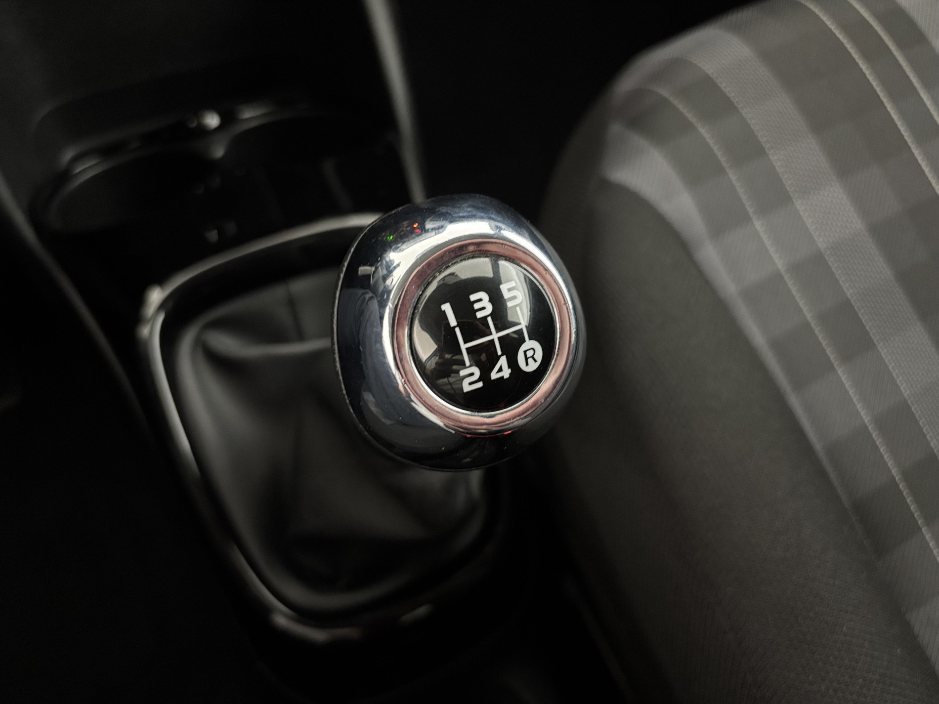 Vente en ligne Peugeot 108 VTi 72 Top! Style 5p au prix de 8 780 €
