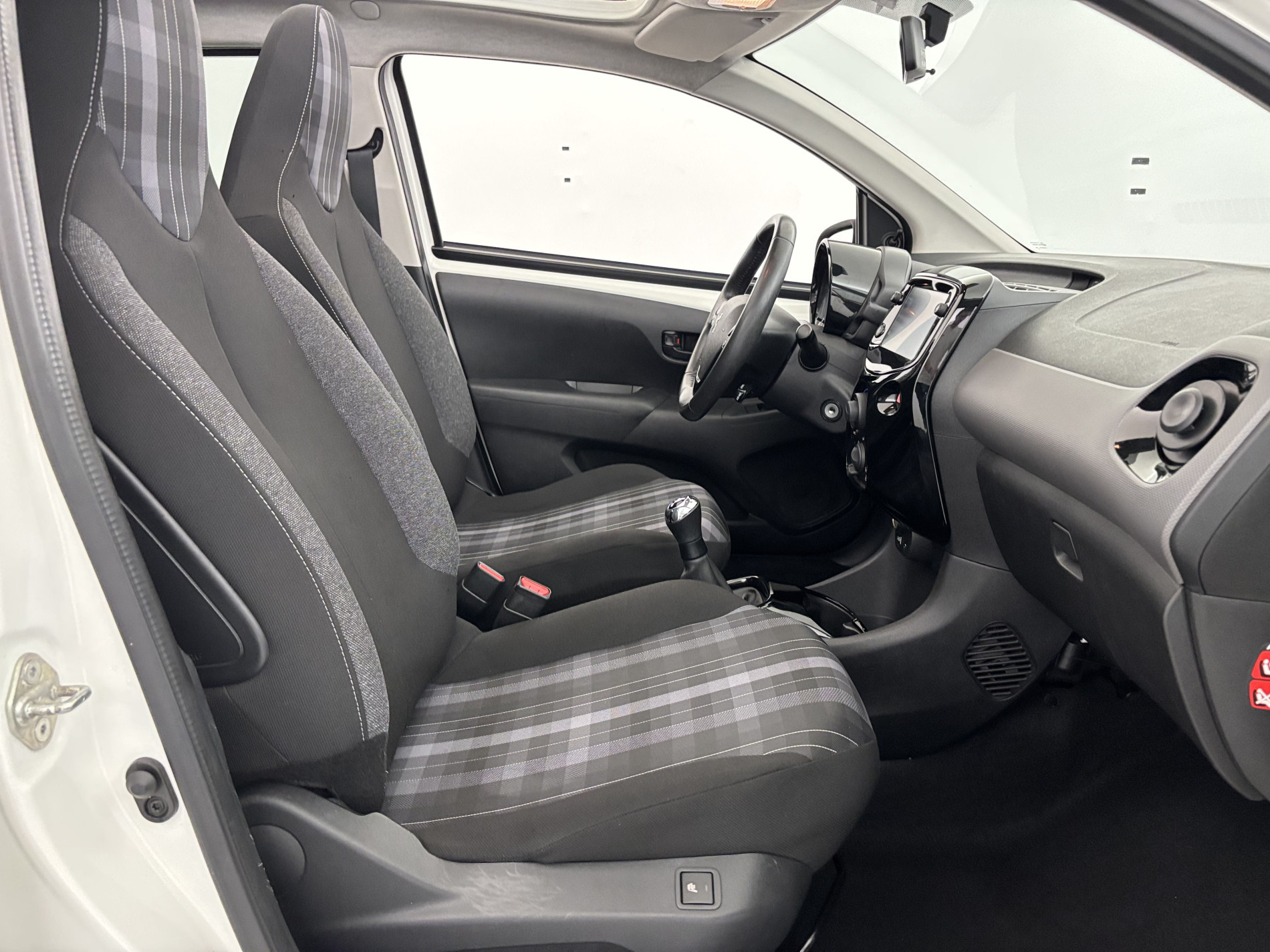 Vente en ligne Peugeot 108 VTi 72 Top! Style 5p au prix de 8 780 €