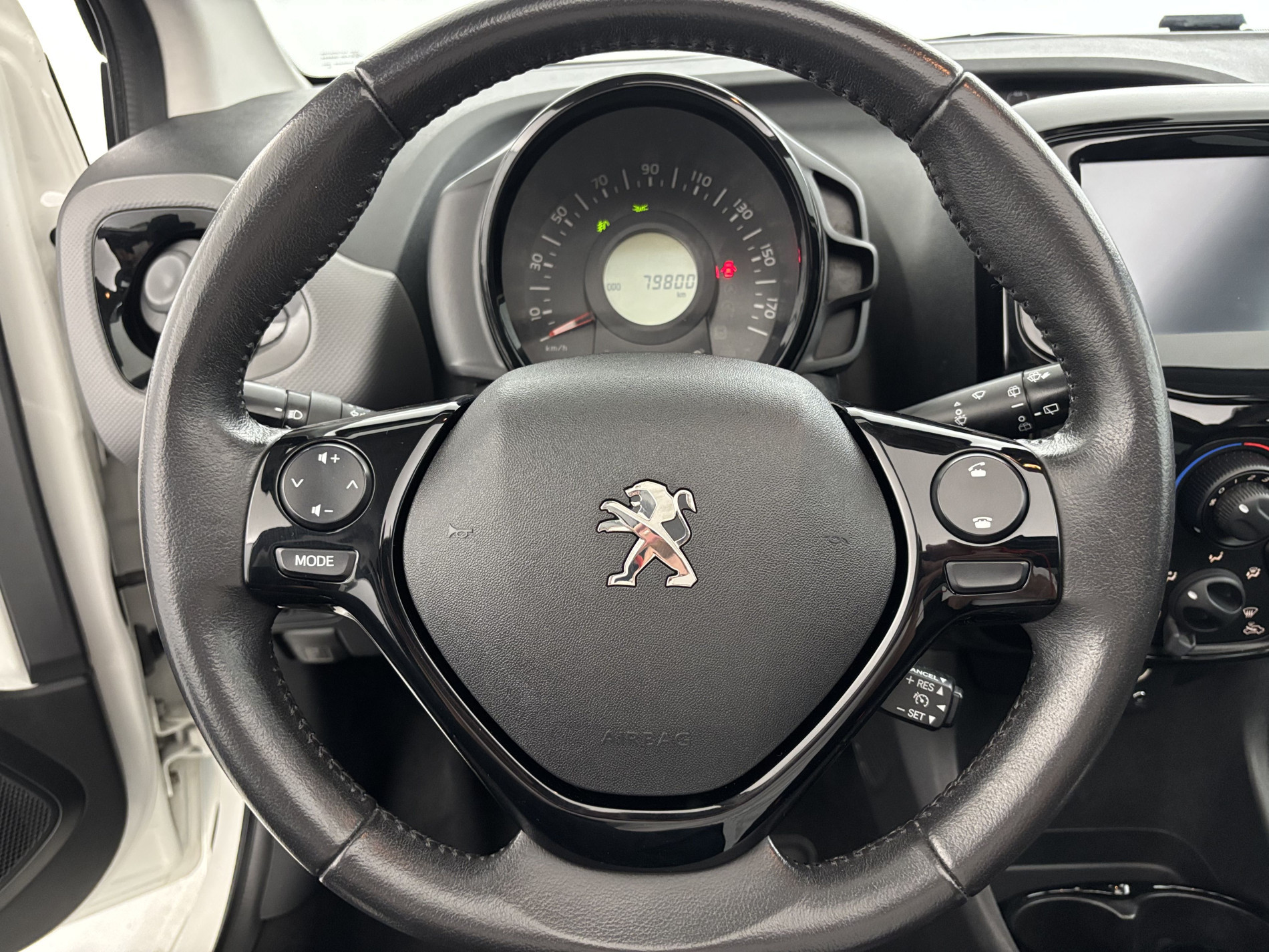 Vente en ligne Peugeot 108 VTi 72 Top! Style 5p au prix de 8 780 €