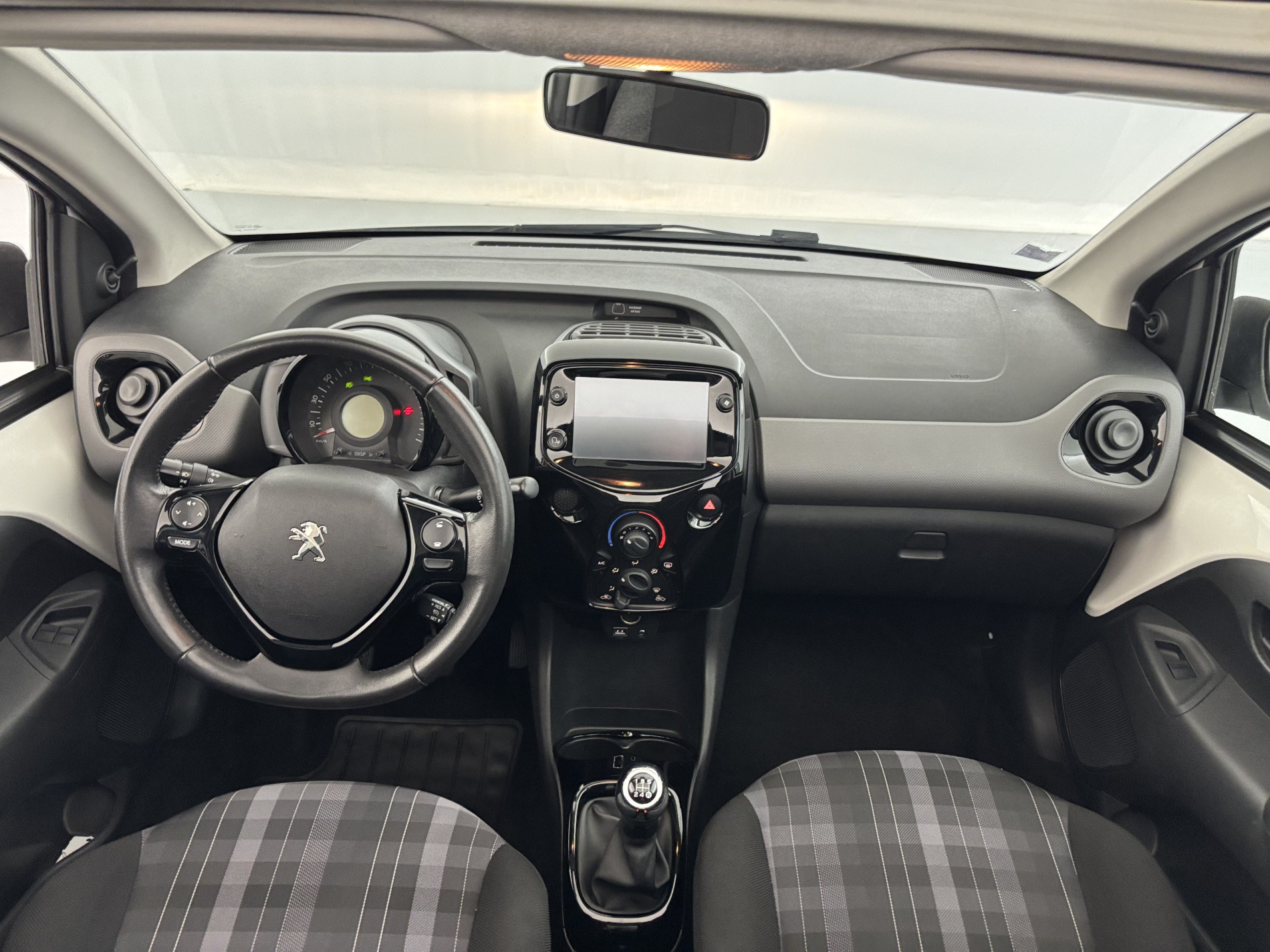 Vente en ligne Peugeot 108 VTi 72 Top! Style 5p au prix de 8 780 €