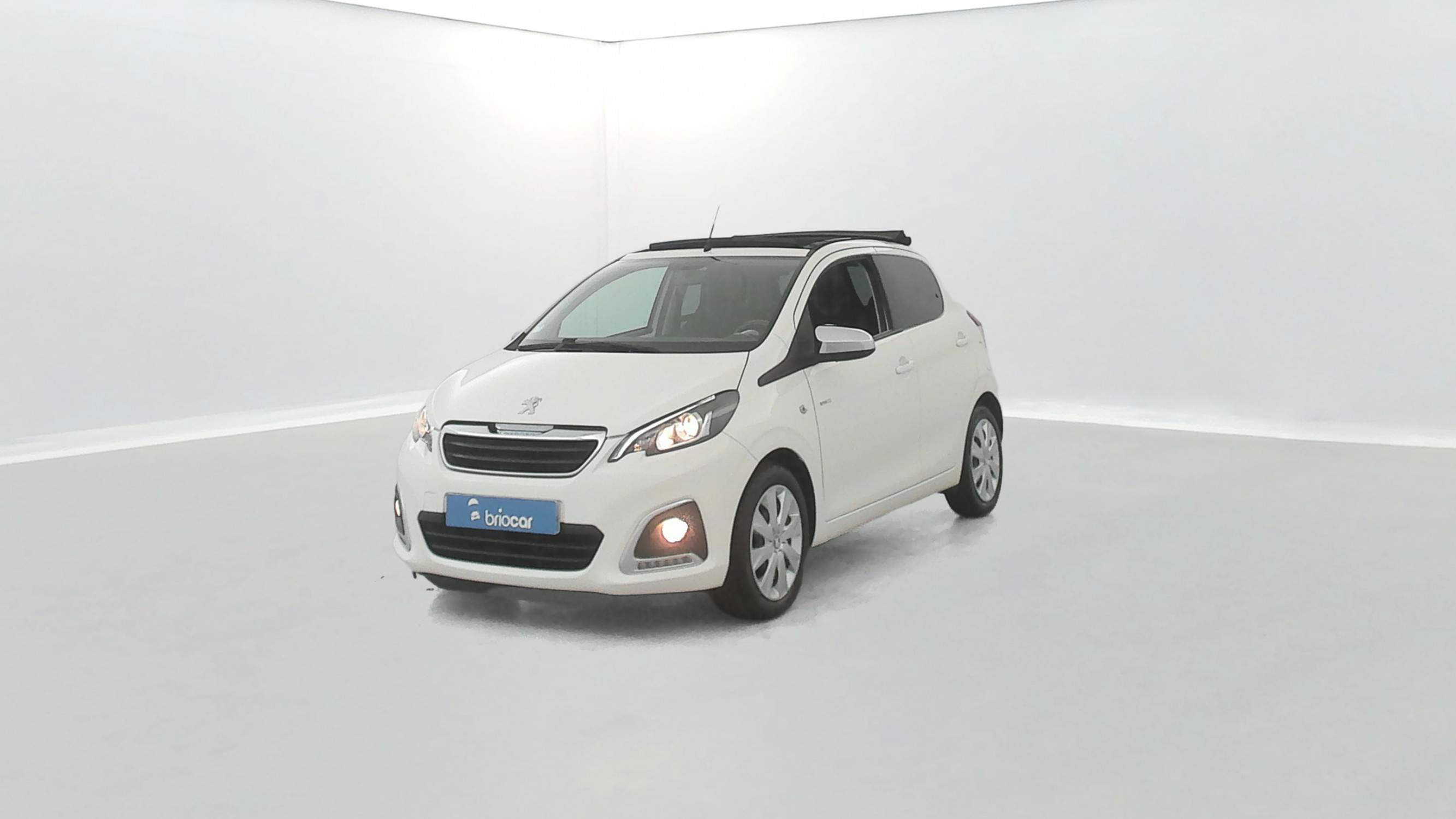 Peugeot 108 VTi 72 Top! Style 5p occasion de 2019 en vente à Rennes