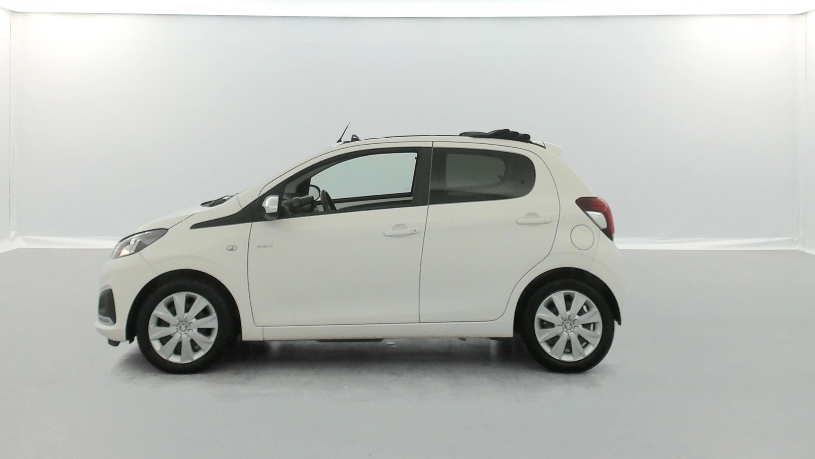 Vente en ligne Peugeot 108 VTi 72 Top! Style 5p au prix de 8 780 €