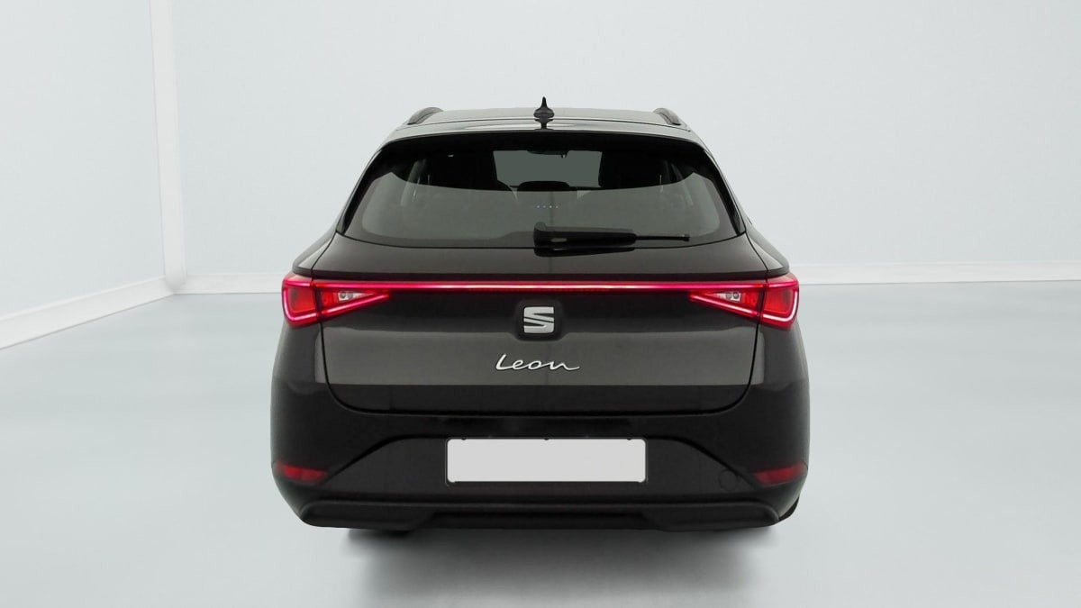 Vente en ligne Seat Leon Sportstourer 2.0 TDI 150 DSG7 Style au prix de 20 270 €