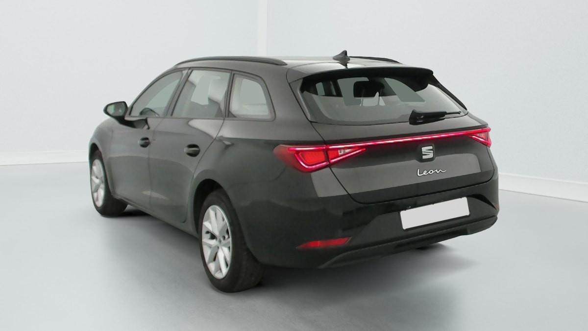 Vente en ligne Seat Leon Sportstourer 2.0 TDI 150 DSG7 Style au prix de 20 270 €