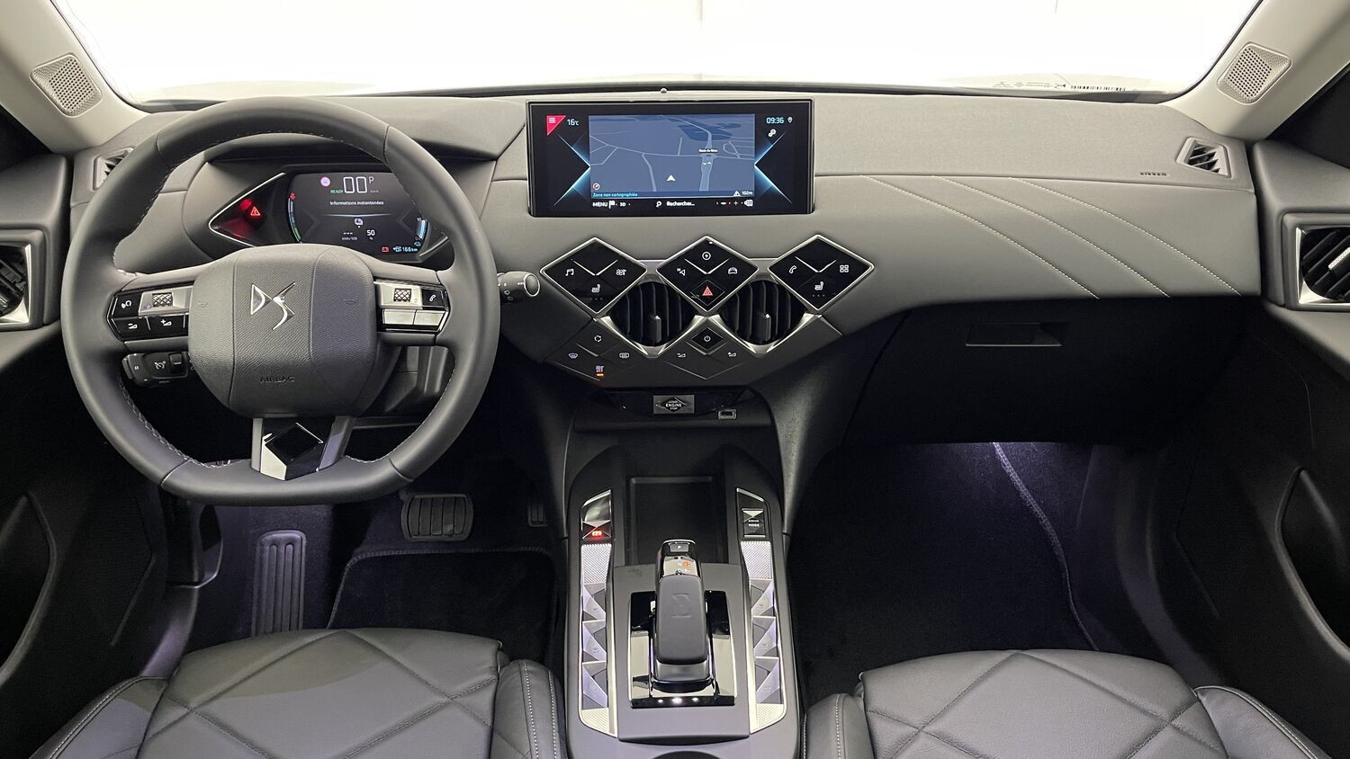 Vente en ligne Ds Ds3 Crossback DS3 CROSSBACK E-Tense Rivoli 136ch au prix de 31 600 €