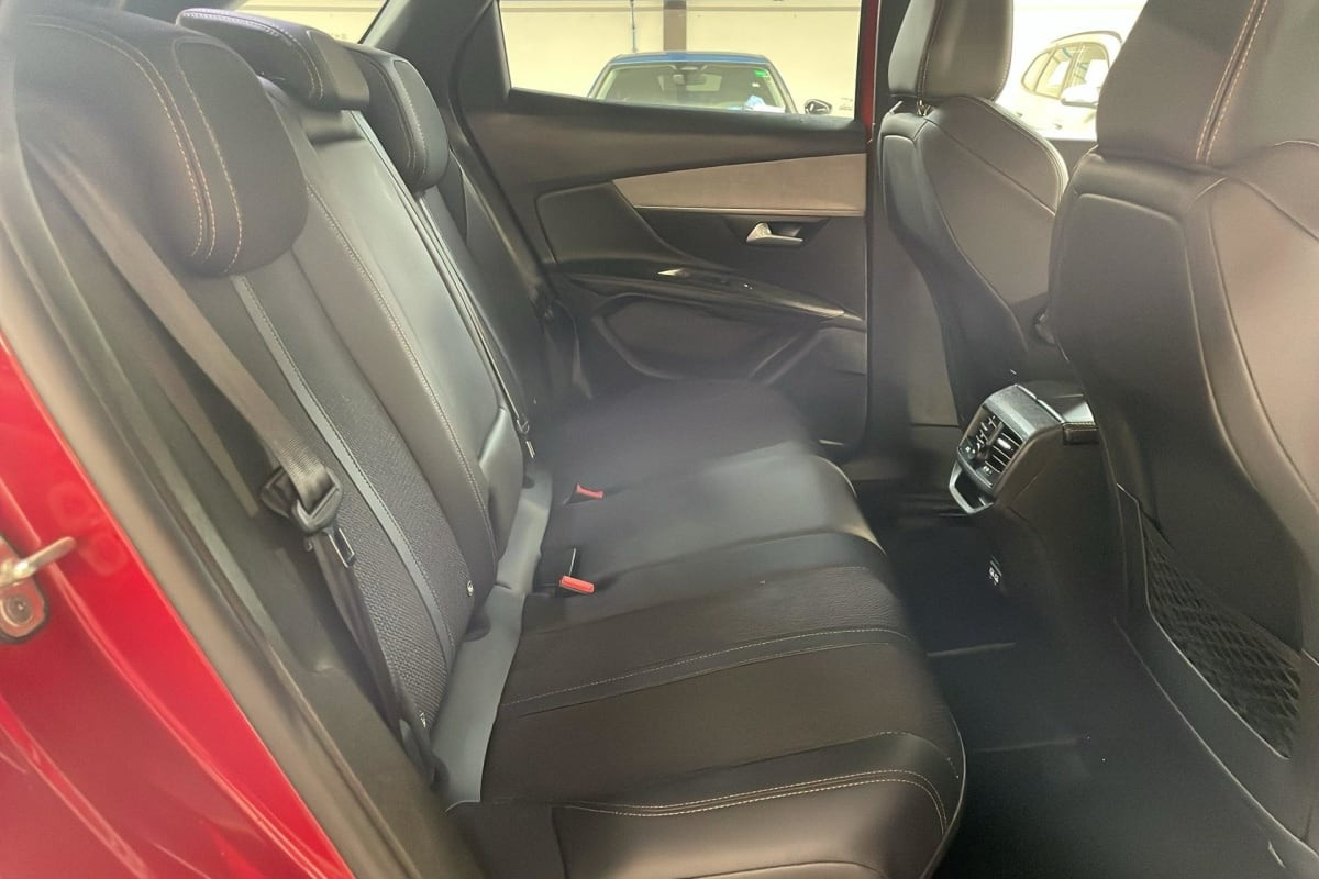 Vente en ligne Peugeot 3008 BlueHDi 130ch S S EAT8 GT au prix de 21 410 €