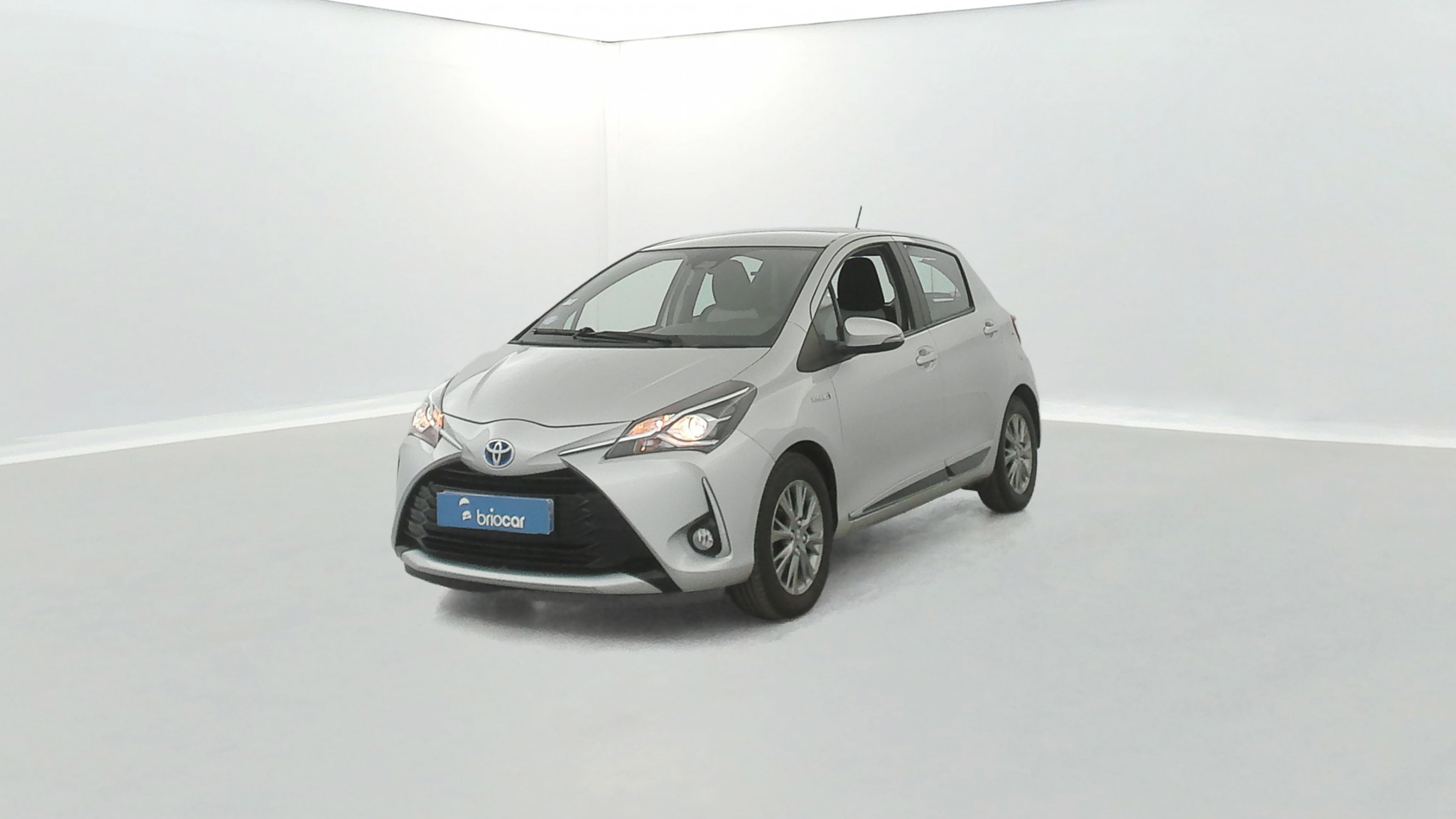 Toyota Yaris 100h Dynamic 5p occasion de 2018 en vente à Rennes