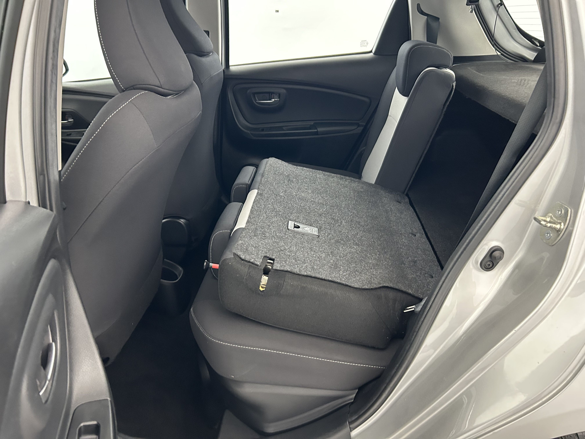 Vente en ligne Toyota Yaris 100h Dynamic 5p au prix de 14 790 €