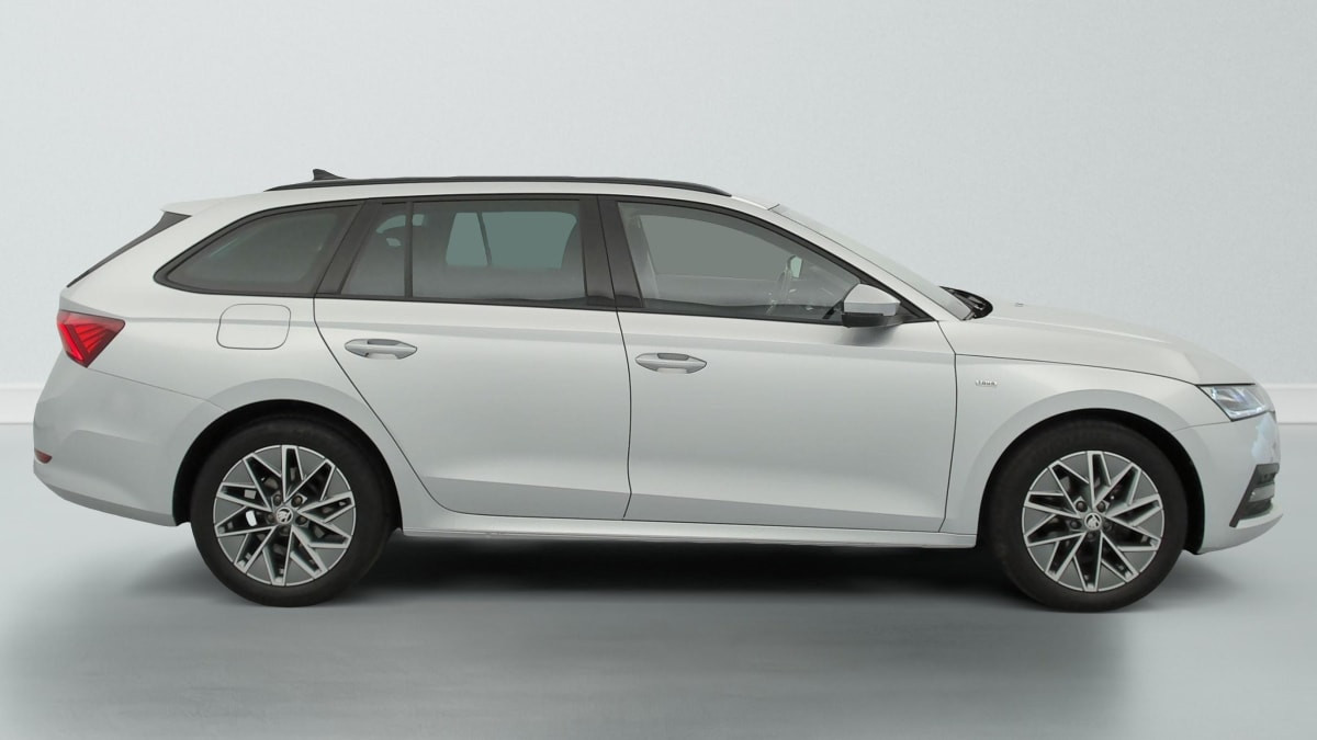 Vente en ligne Skoda Octavia Combi 1.0 TSI 110 CH AMBITION au prix de 21 820 €