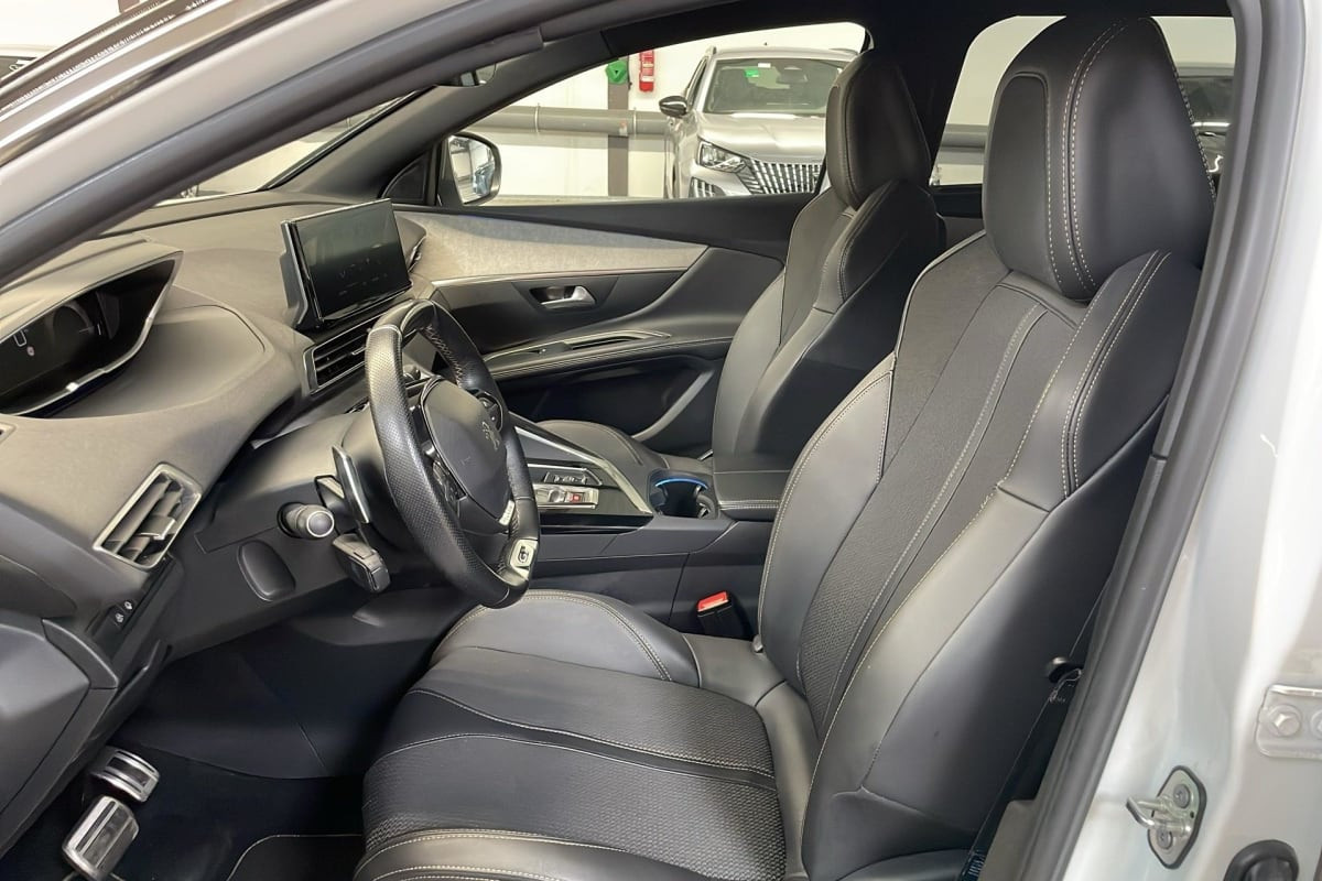 Vente en ligne Peugeot 5008 PureTech 130ch S S EAT8 GT au prix de 22 950 €