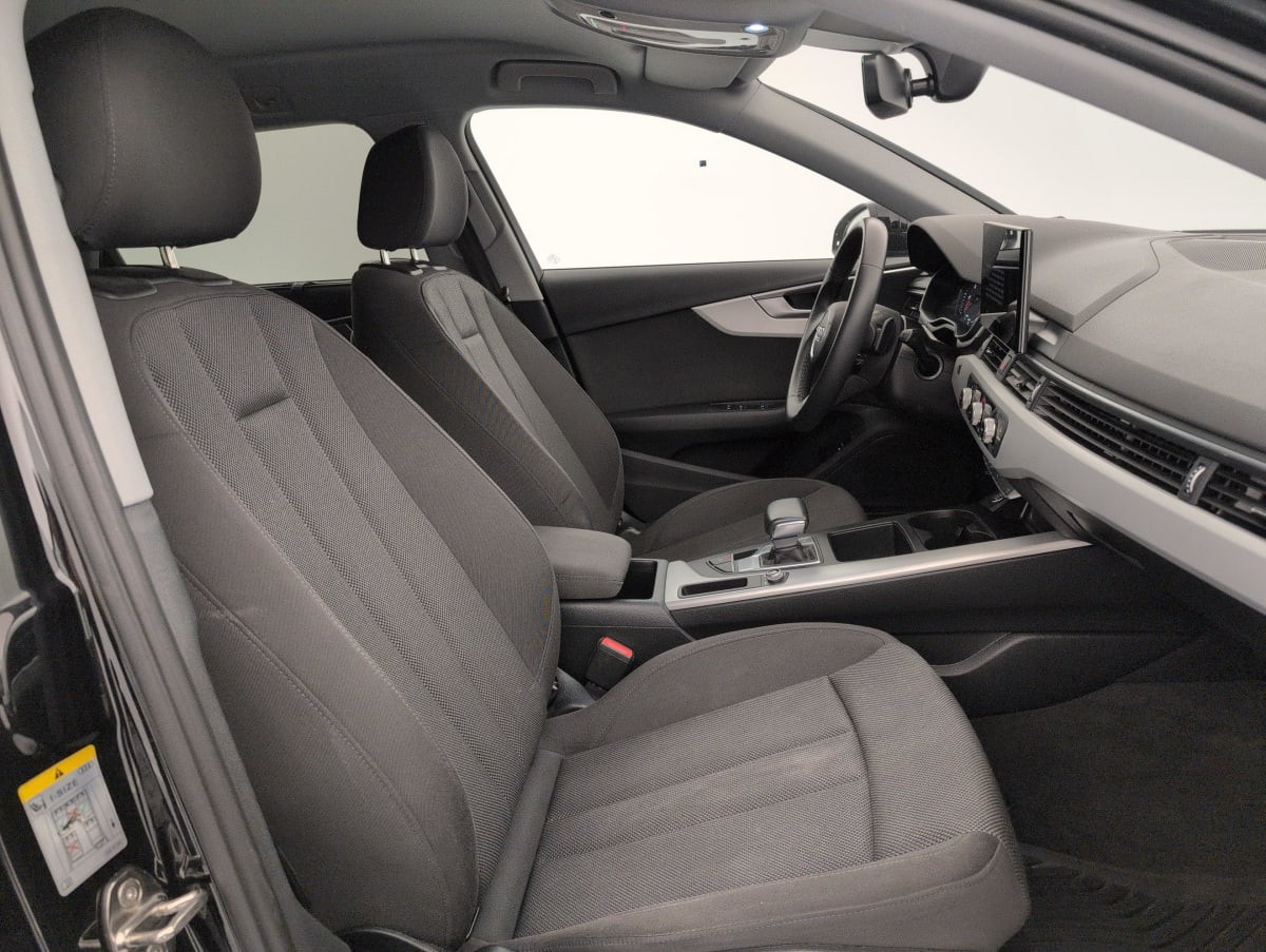 Vente en ligne Audi A4 Avant 35 TFSI 150 S tronic 7 Design au prix de 23 360 €